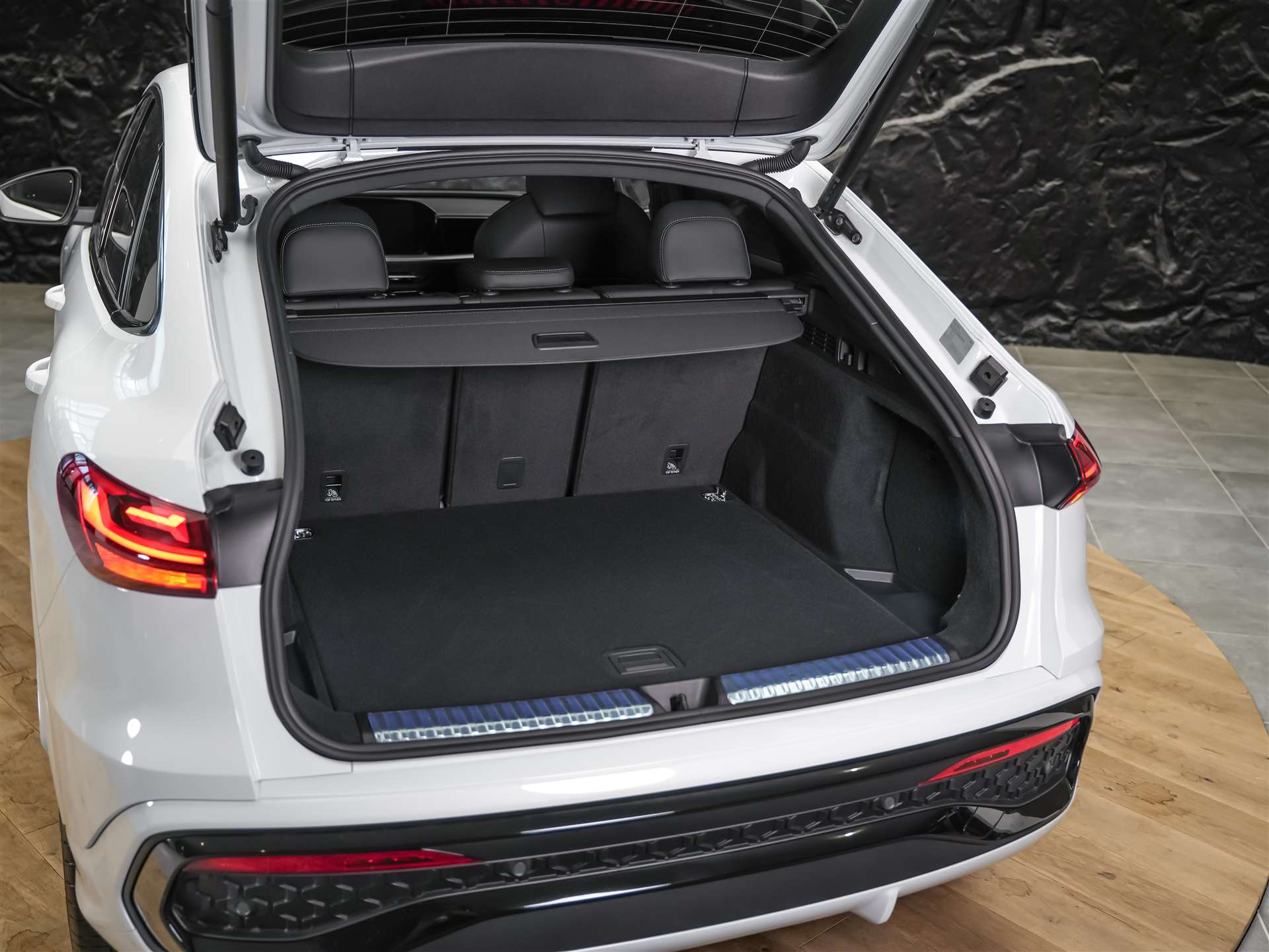 AUDI Q5 Sportback TDI quattro 150 kW S-tronic *Beifahrerdisplay*Sitzlüftung*Massage*-image-52