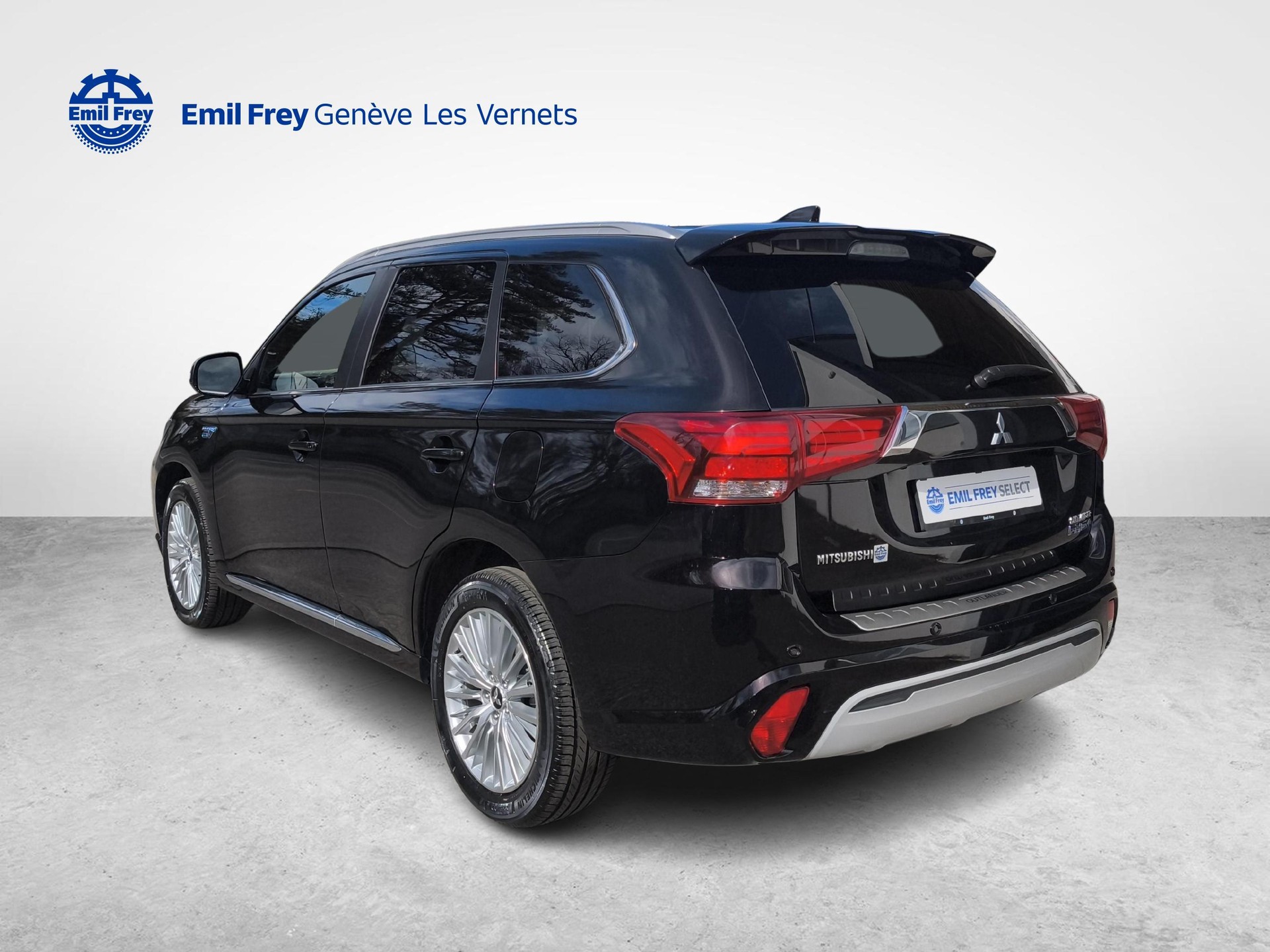 MITSUBISHI Outlander 2.4 PHEV Diamond-image-2