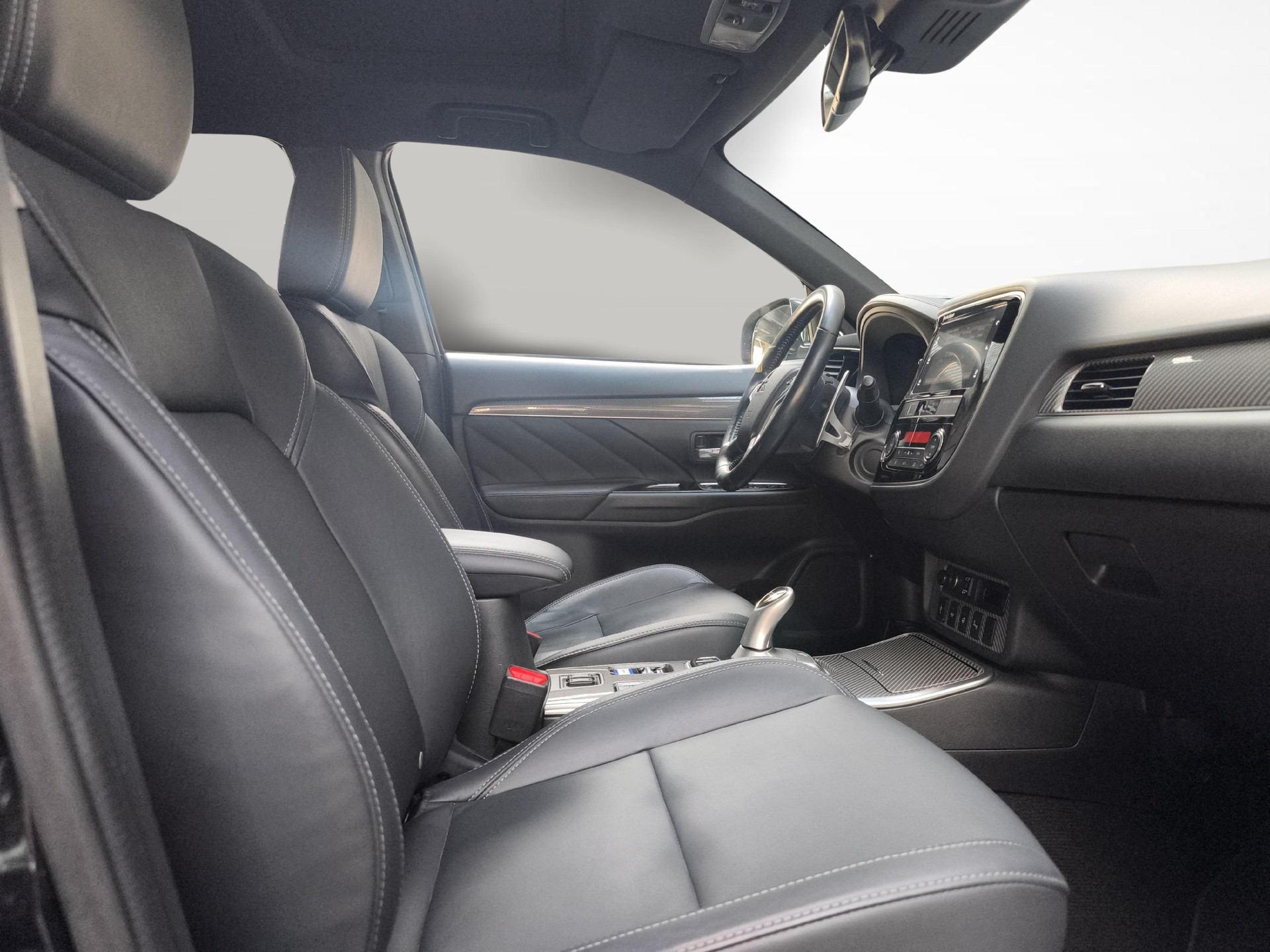 MITSUBISHI Outlander 2.4 PHEV Diamond-image-9