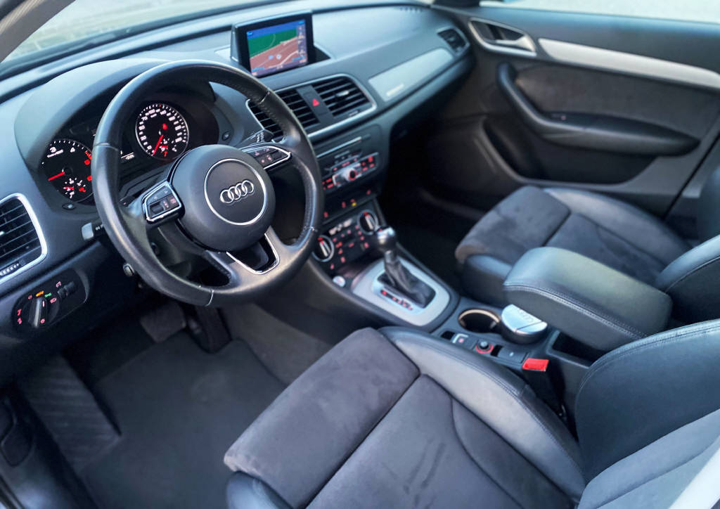 AUDI Q3 2.0 TDI 184 Sport qu. S-Tronic-image-3