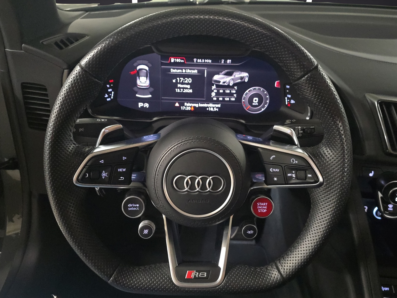 AUDI R8 Spyder S-Tronic-image-11