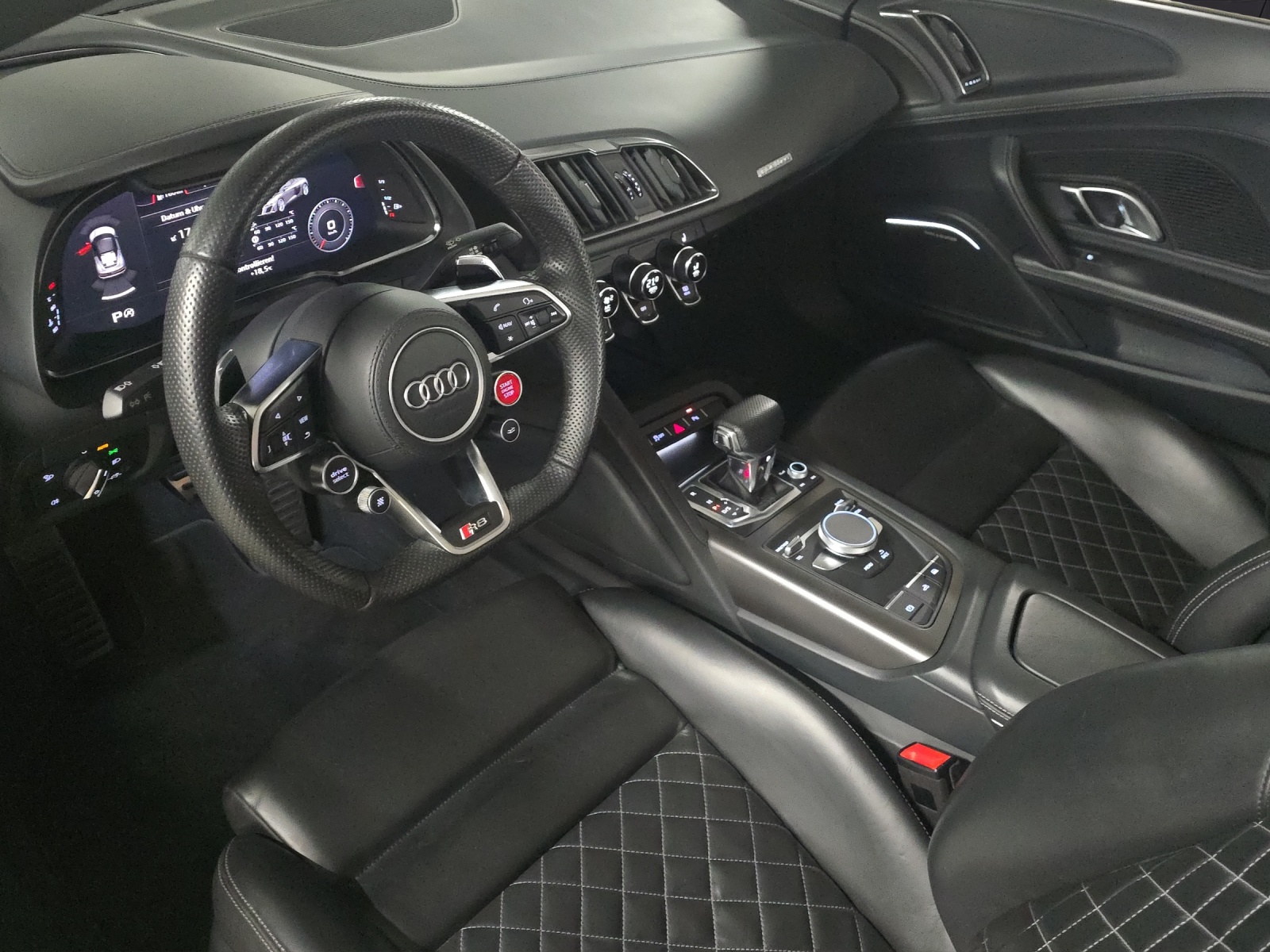 AUDI R8 Spyder S-Tronic-image-9