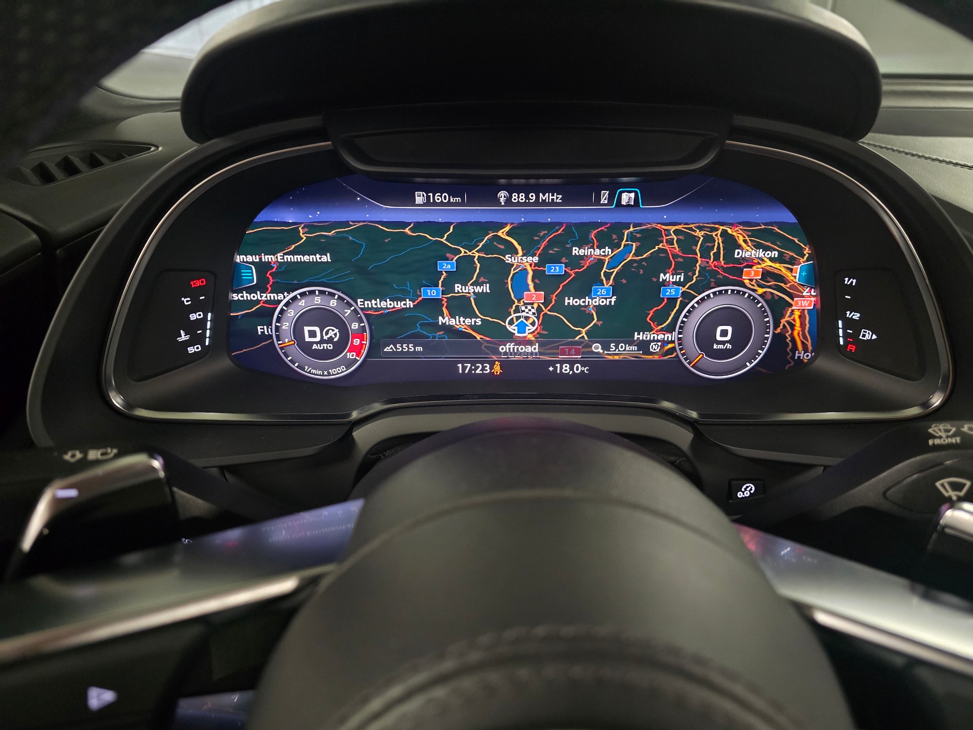 AUDI R8 Spyder S-Tronic-image-12