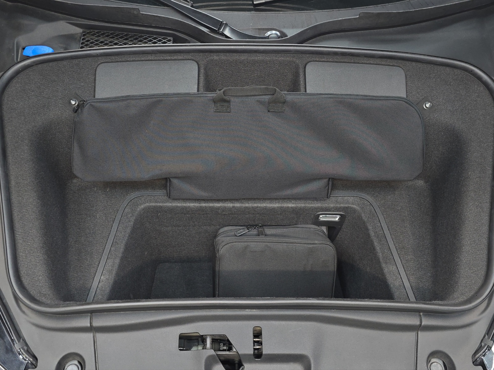 AUDI R8 Spyder S-Tronic-image-19