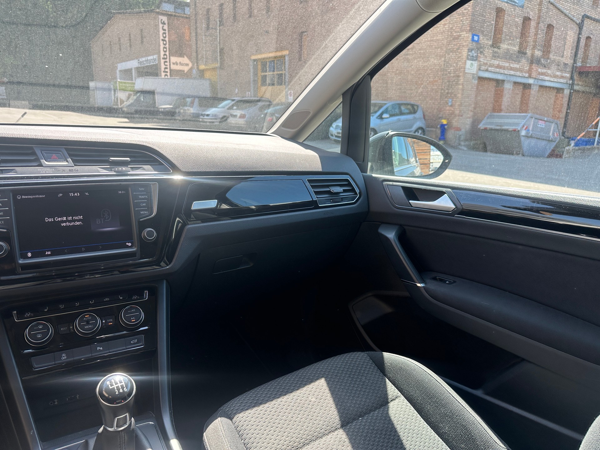 VW Touran 1.4 TSI BlueMotion Technology Family-image-12