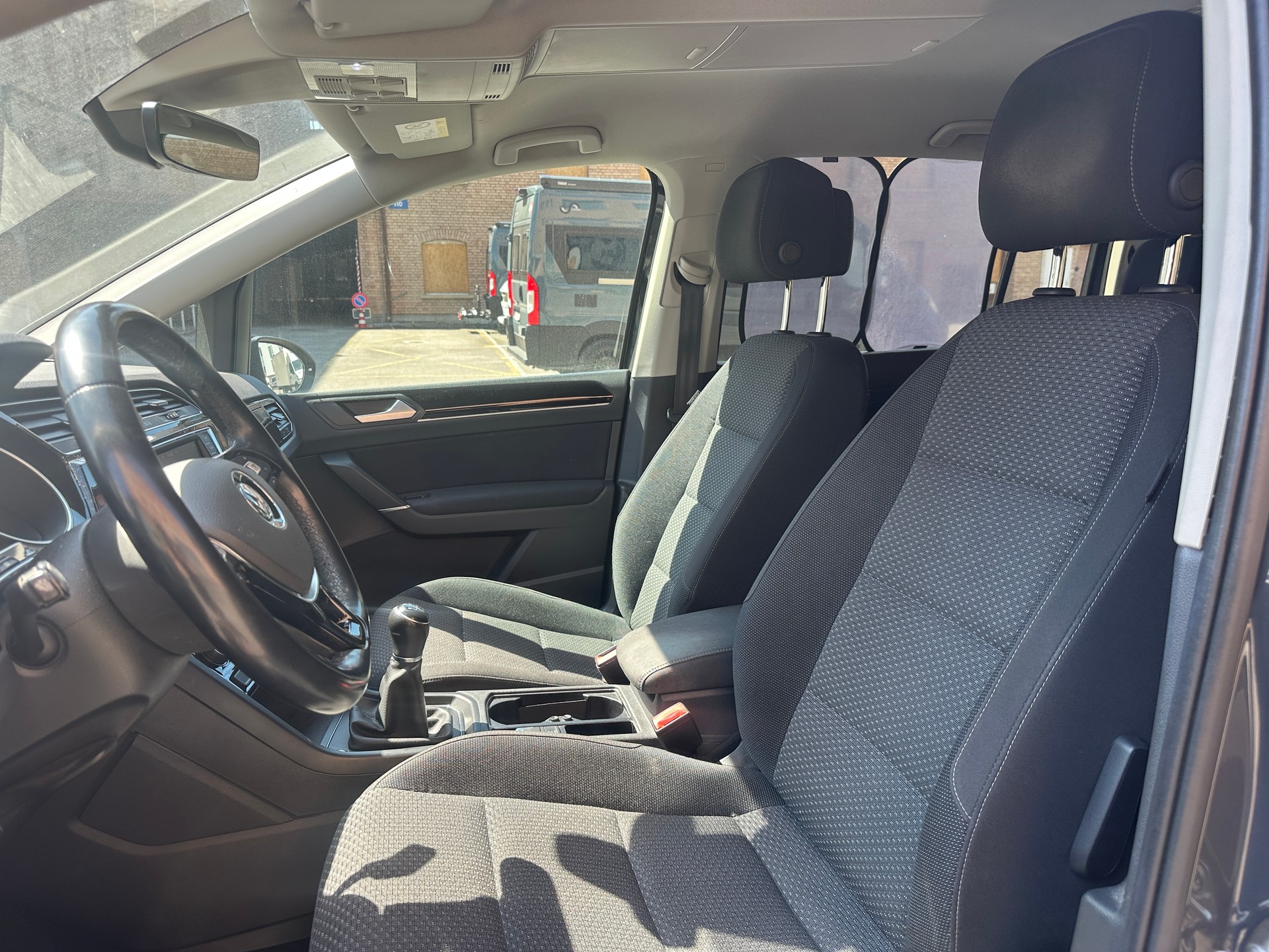 VW Touran 1.4 TSI BlueMotion Technology Family-image-8