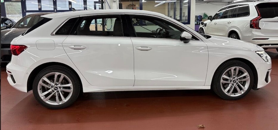 AUDI A3 Sportback 35 TFSI Attraction S-tronic-image-2
