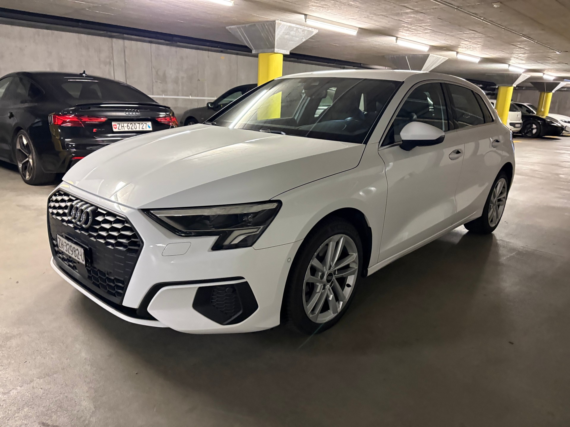 AUDI A3 Sportback 35 TFSI Attraction S-tronic-image-2