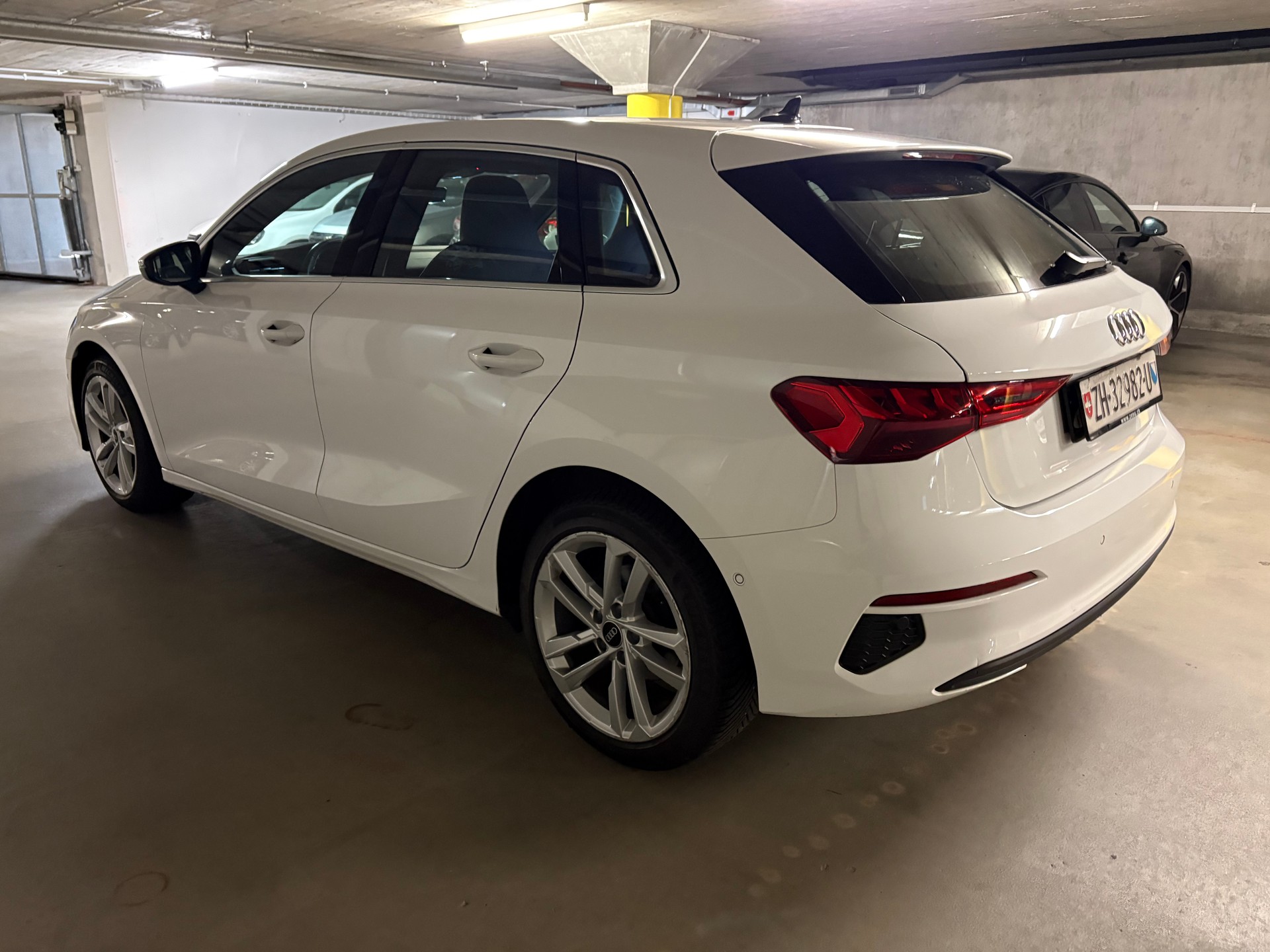 AUDI A3 Sportback 35 TFSI Attraction S-tronic-image-3