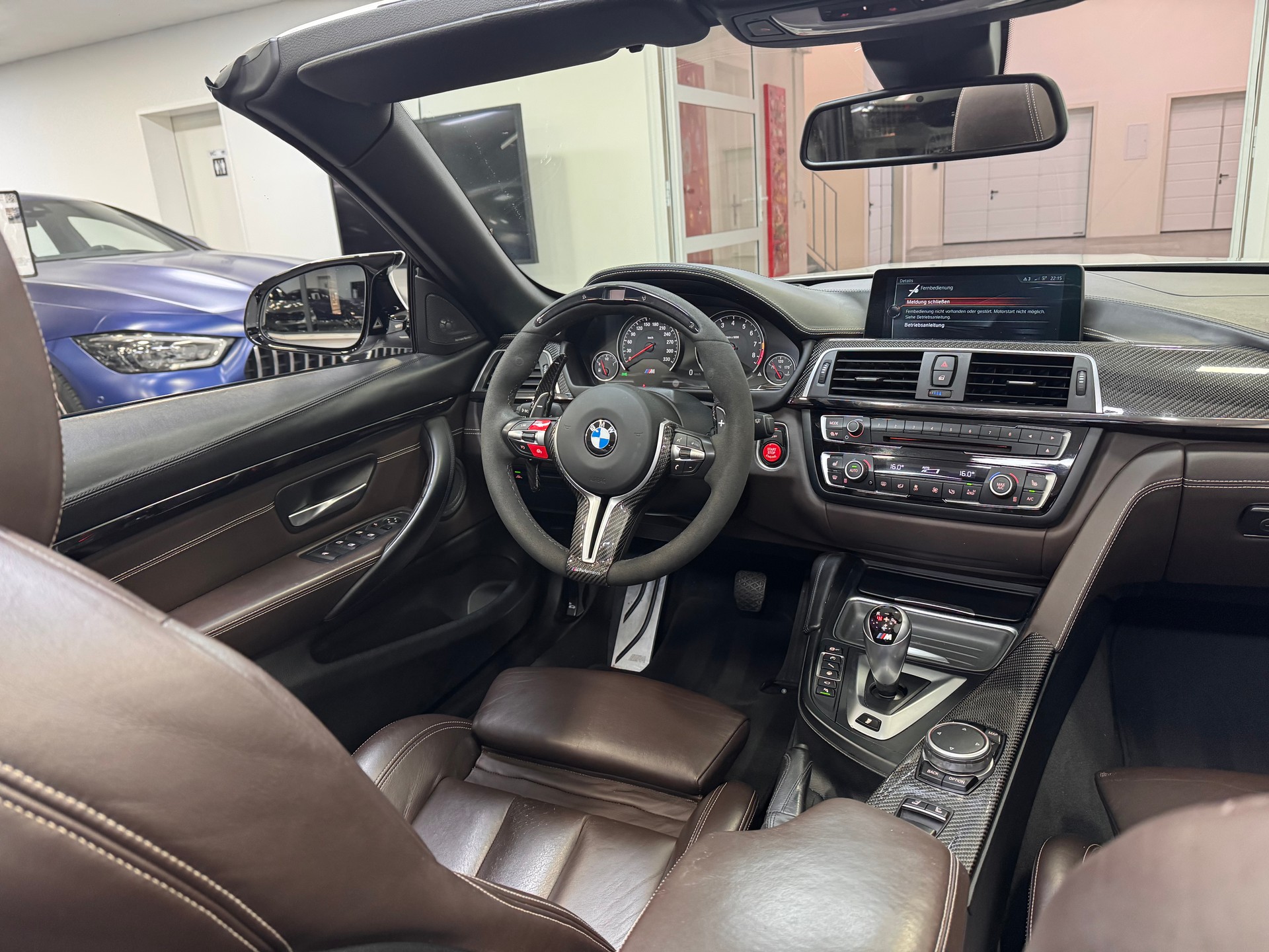 BMW M4 Cabriolet DKG *Titan Forged Felgen / Lederamaturen / M-Performance Exhaust / M-Performance Lenkrad*-image-11