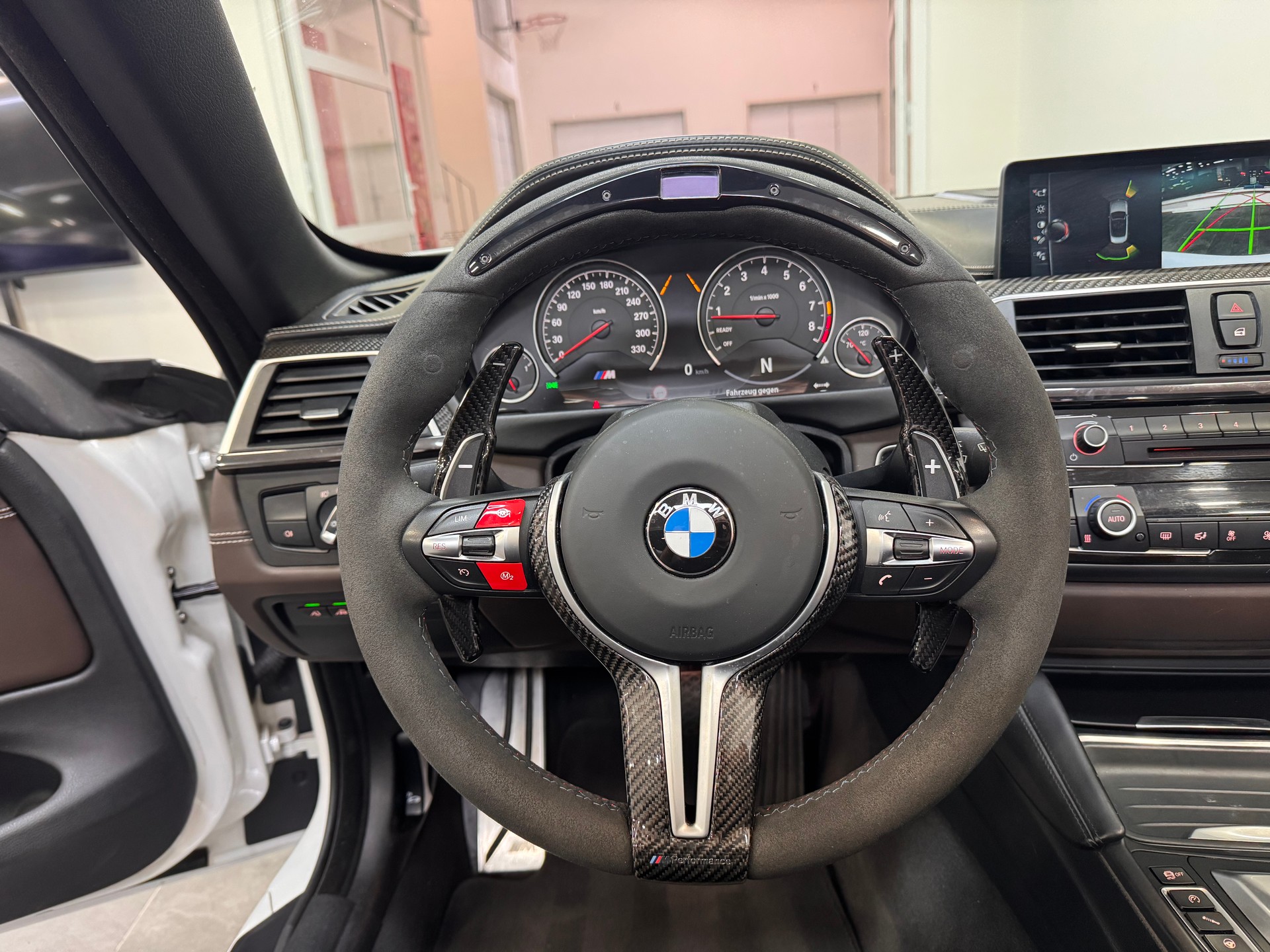 BMW M4 Cabriolet DKG *Titan Forged Felgen / Lederamaturen / M-Performance Exhaust / M-Performance Lenkrad*-image-9
