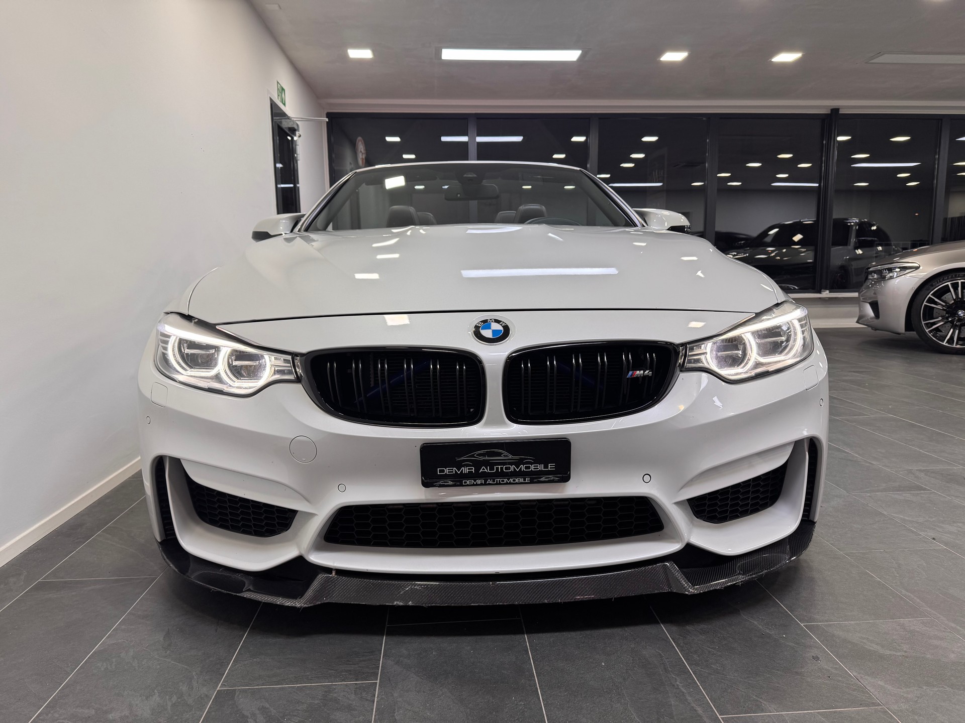 BMW M4 Cabriolet DKG *Titan Forged Felgen / Lederamaturen / M-Performance Exhaust / M-Performance Lenkrad*-image-1
