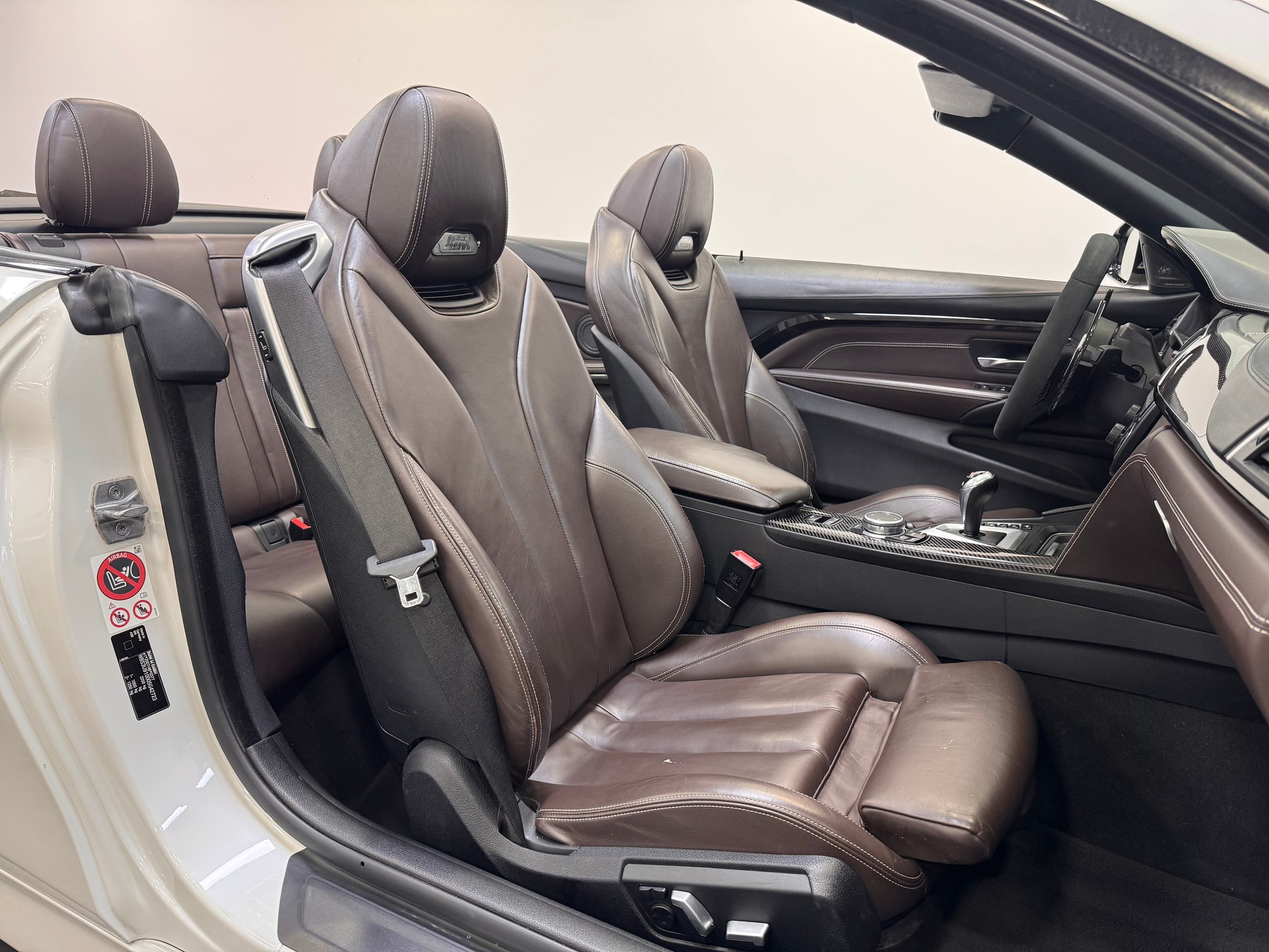 BMW M4 Cabriolet DKG *Titan Forged Felgen / Lederamaturen / M-Performance Exhaust / M-Performance Lenkrad*-image-8
