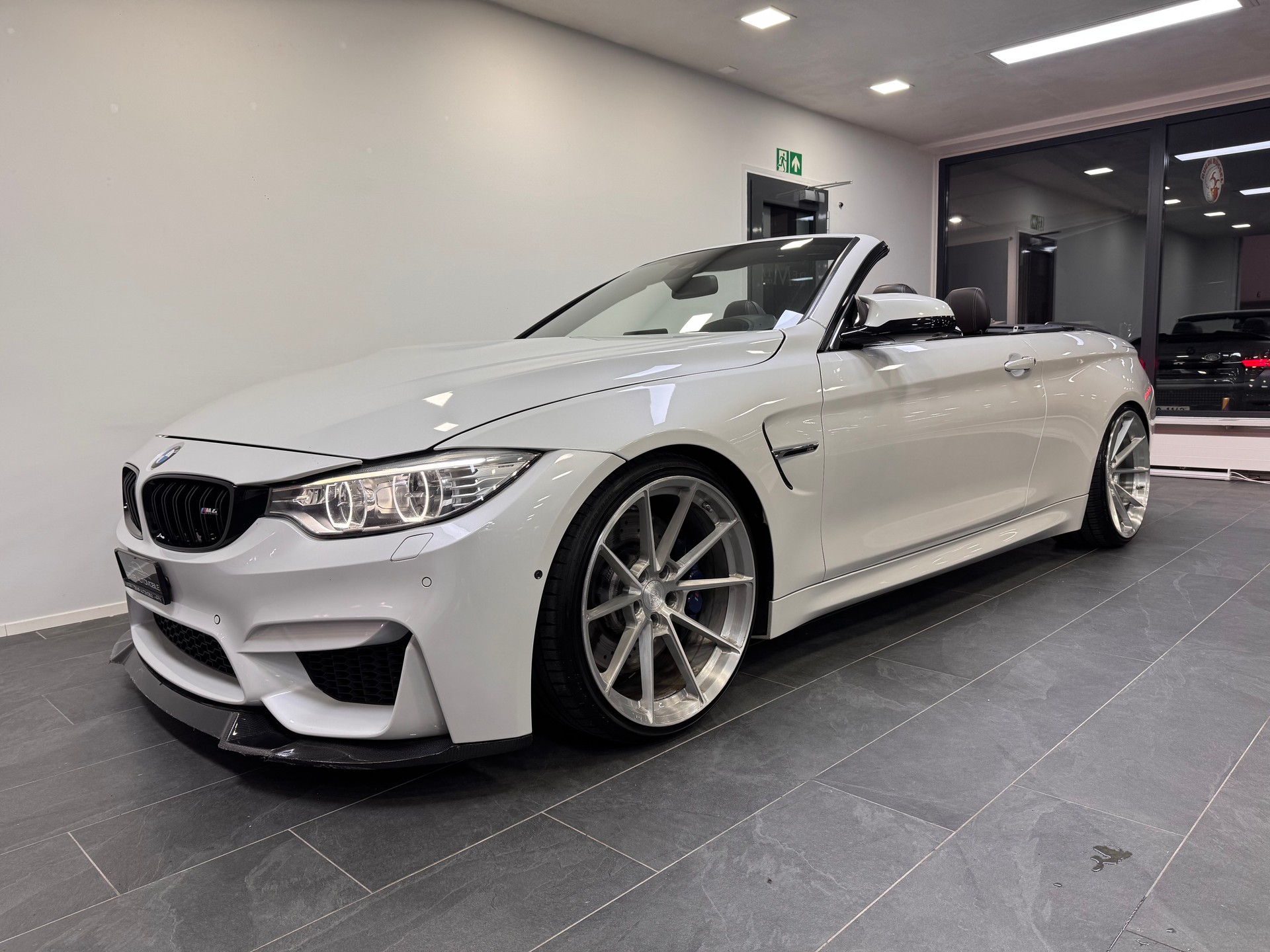 BMW M4 Competition Cabriolet DKG *Titan Forged Felgen / Lederamaturen / M-Performance Exhaust / M-Performance Lenkrad*