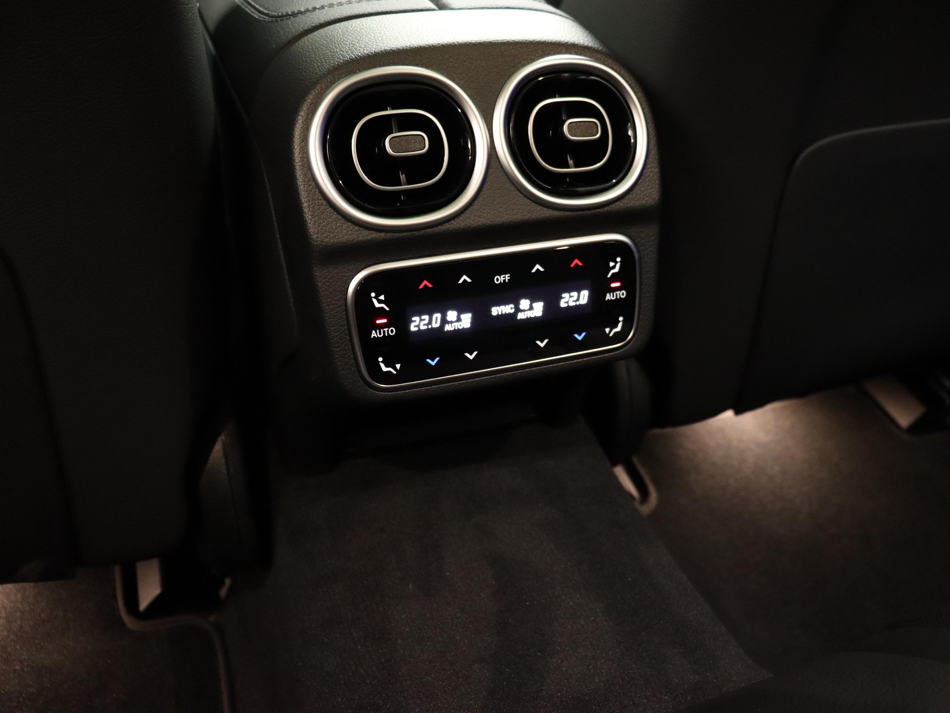 MERCEDES-BENZ C 220 d Swiss Star AMG Line 4matic Kombi-image-11