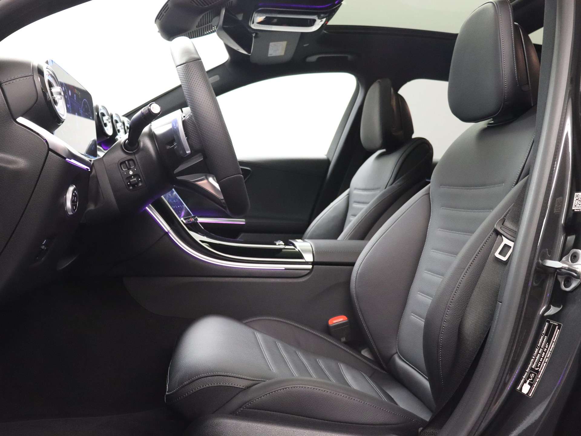 MERCEDES-BENZ C 220 d Swiss Star AMG Line 4matic Kombi-image-5