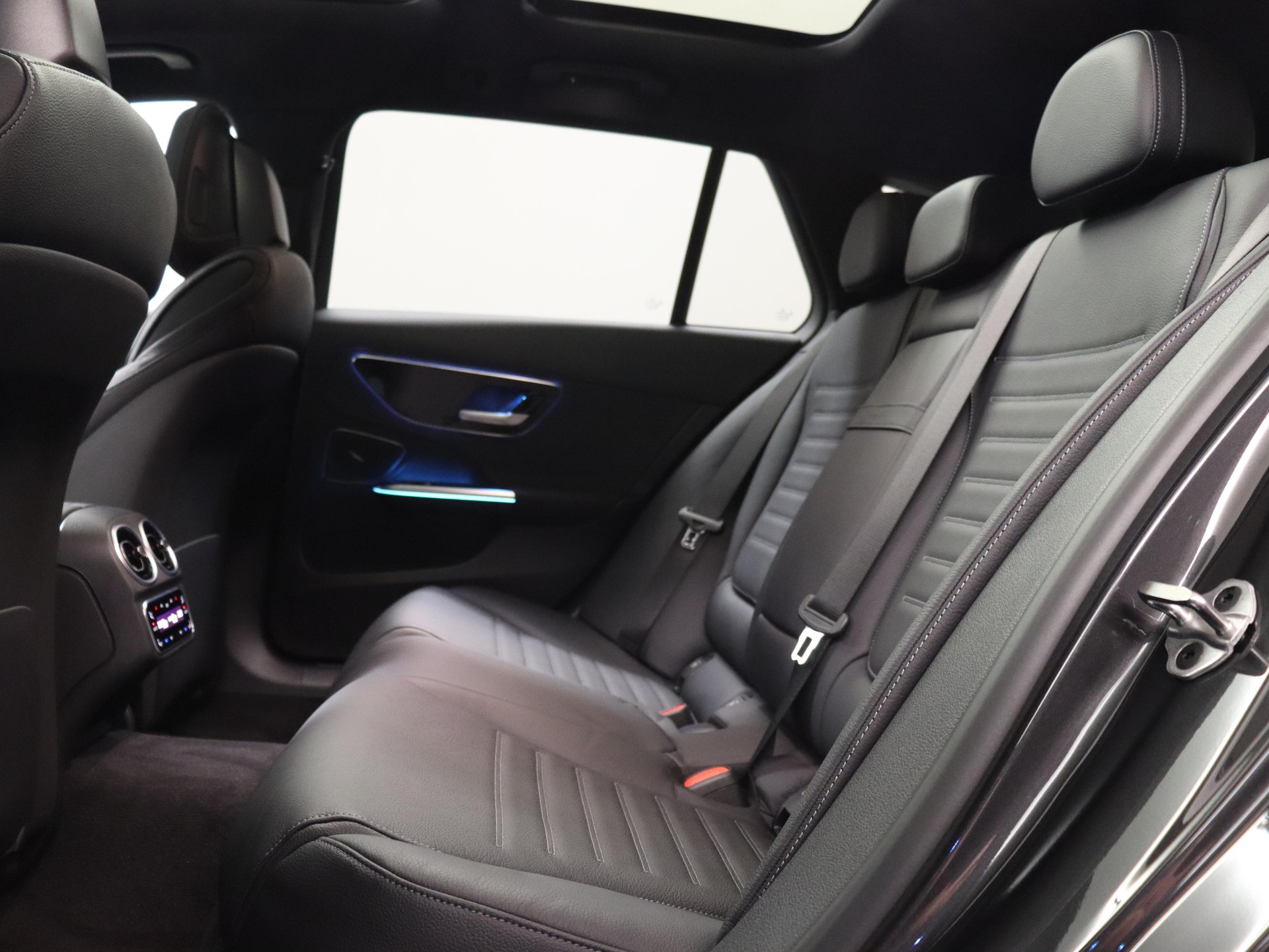 MERCEDES-BENZ C 220 d Swiss Star AMG Line 4matic Kombi-image-7
