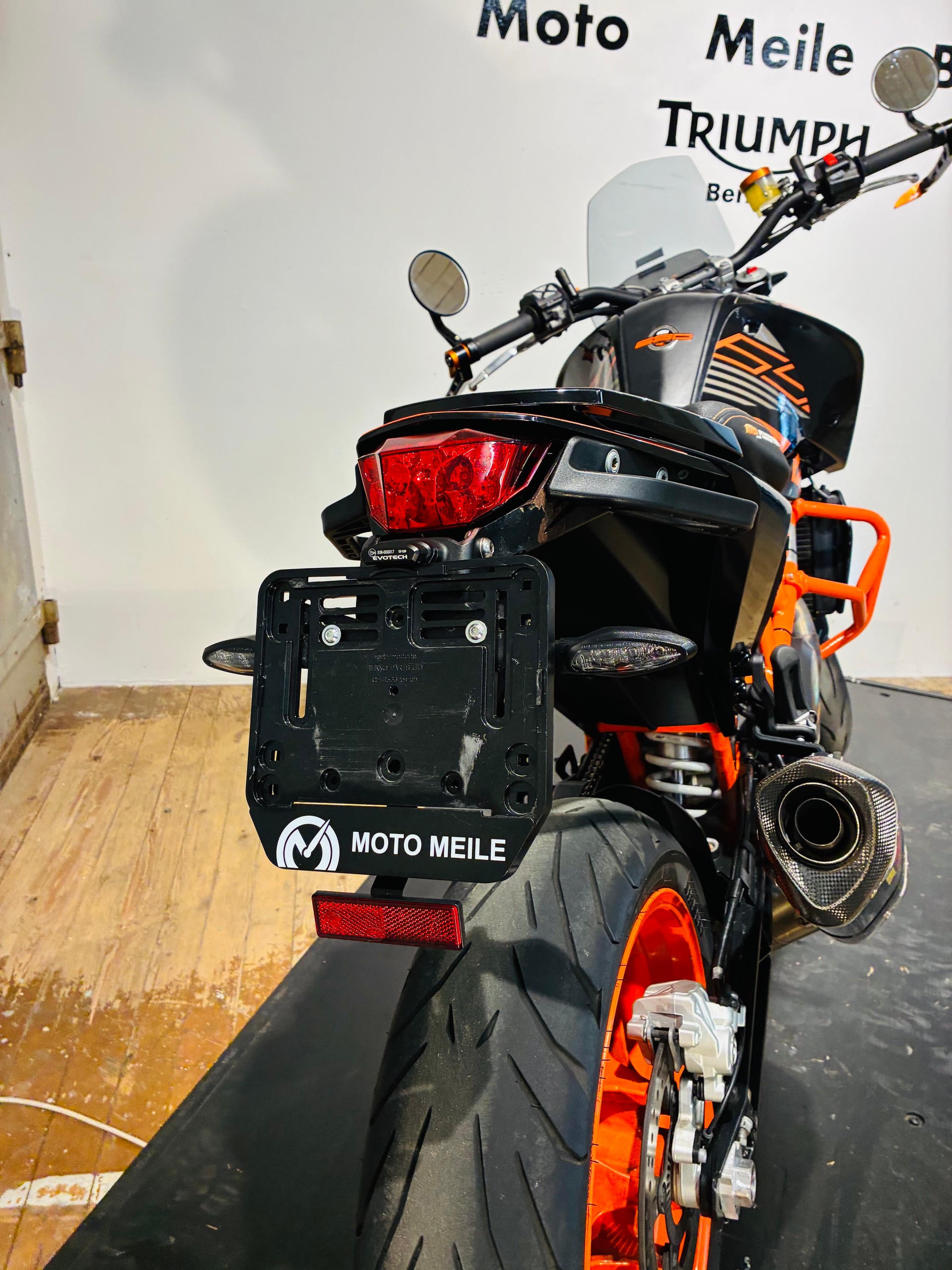 KTM 690 Duke R ABS-image-12