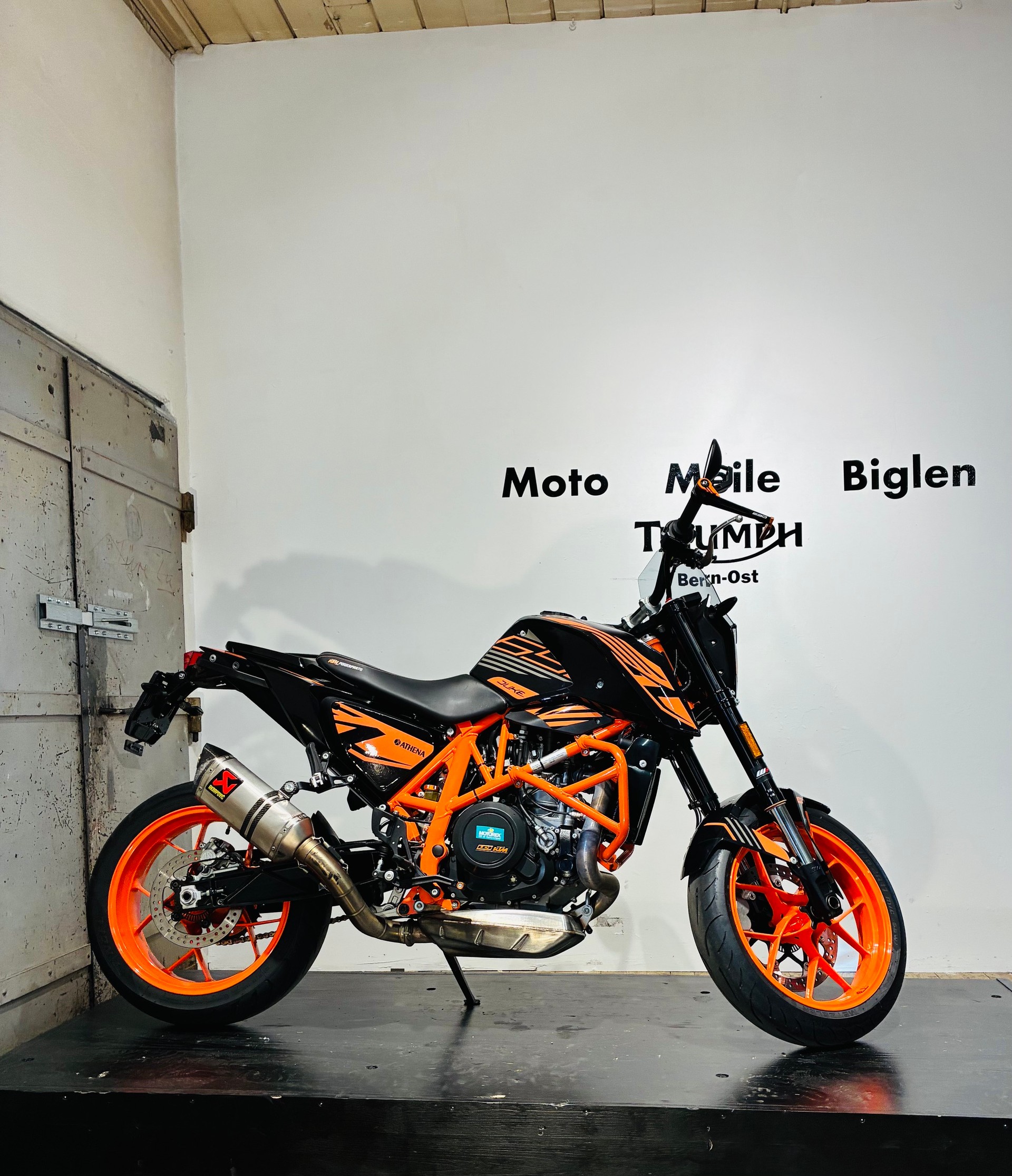 KTM 690 Duke R ABS-showroom-element-3