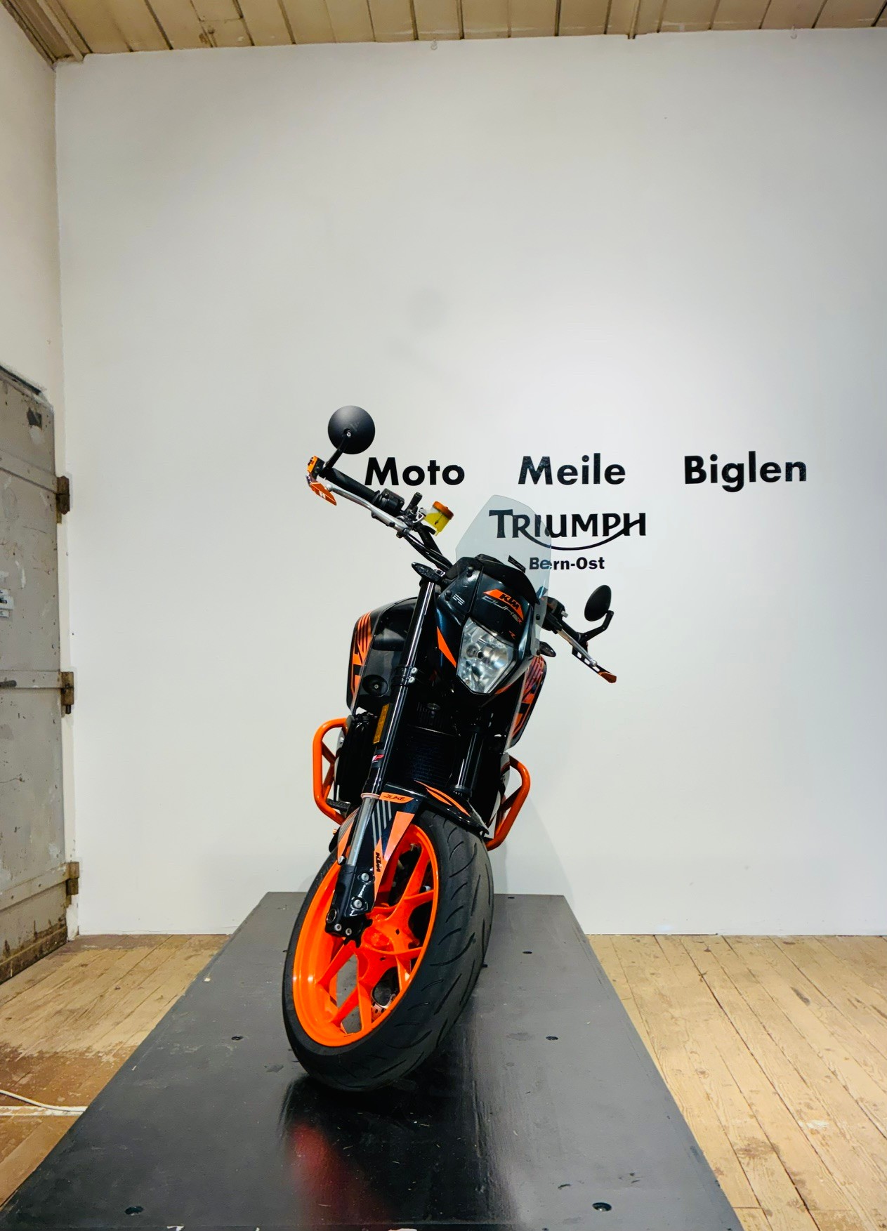 KTM 690 Duke R ABS-showroom-element-2
