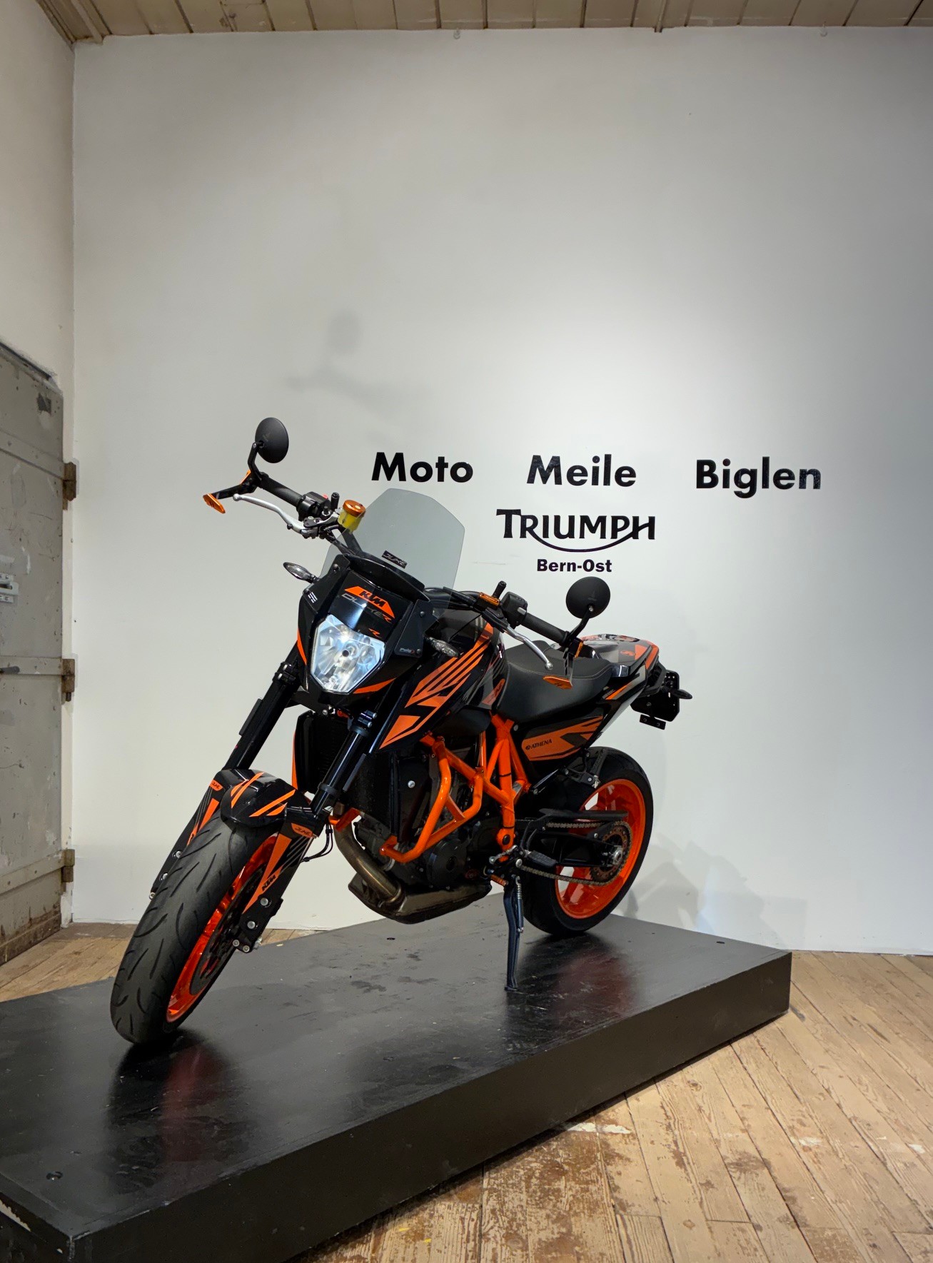 KTM 690 Duke R ABS-showroom-element-1