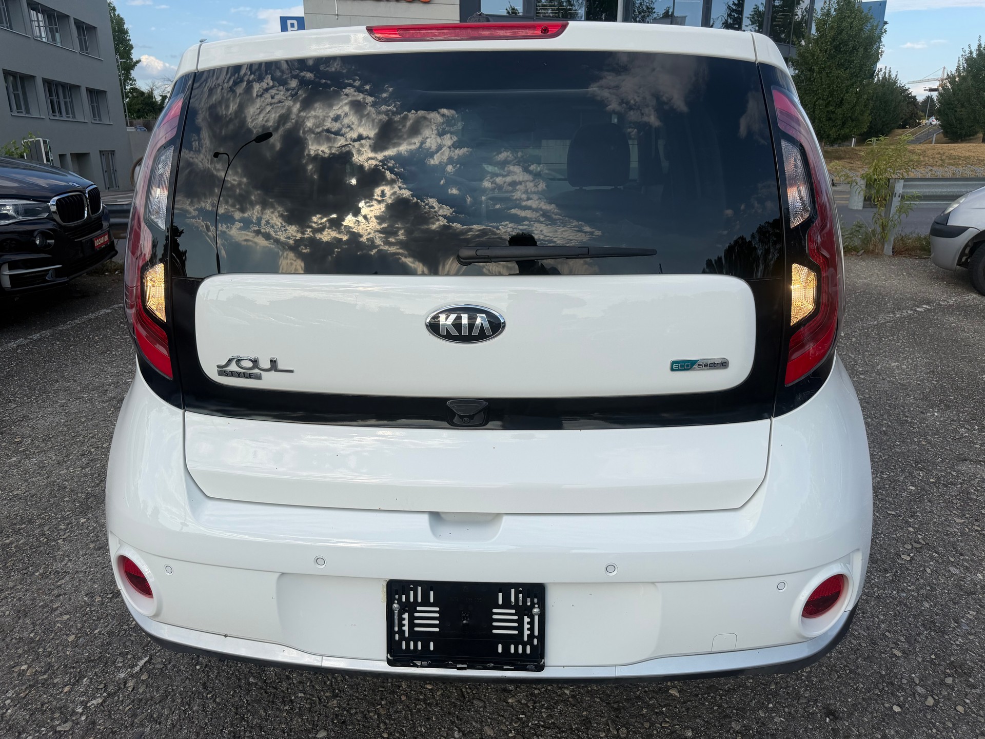 KIA Soul EV Trend-image-4