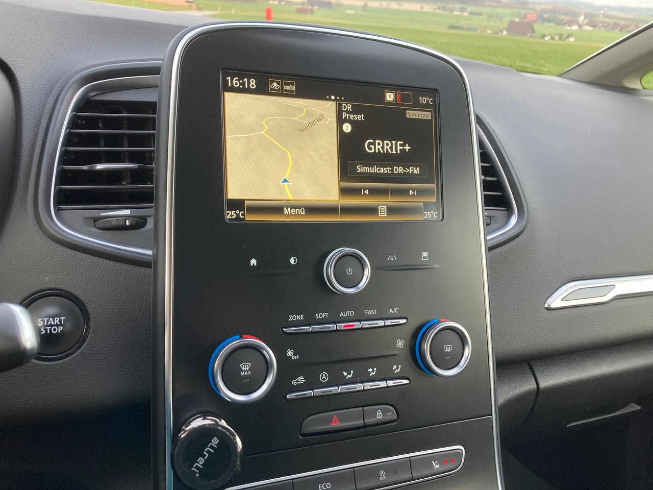 RENAULT Scénic 1.8 dCi Zen-image-7