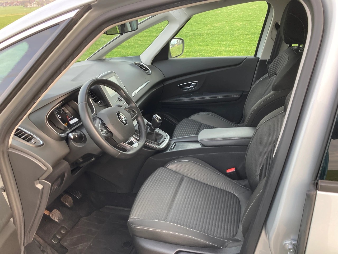 RENAULT Scénic 1.8 dCi Zen-image-6