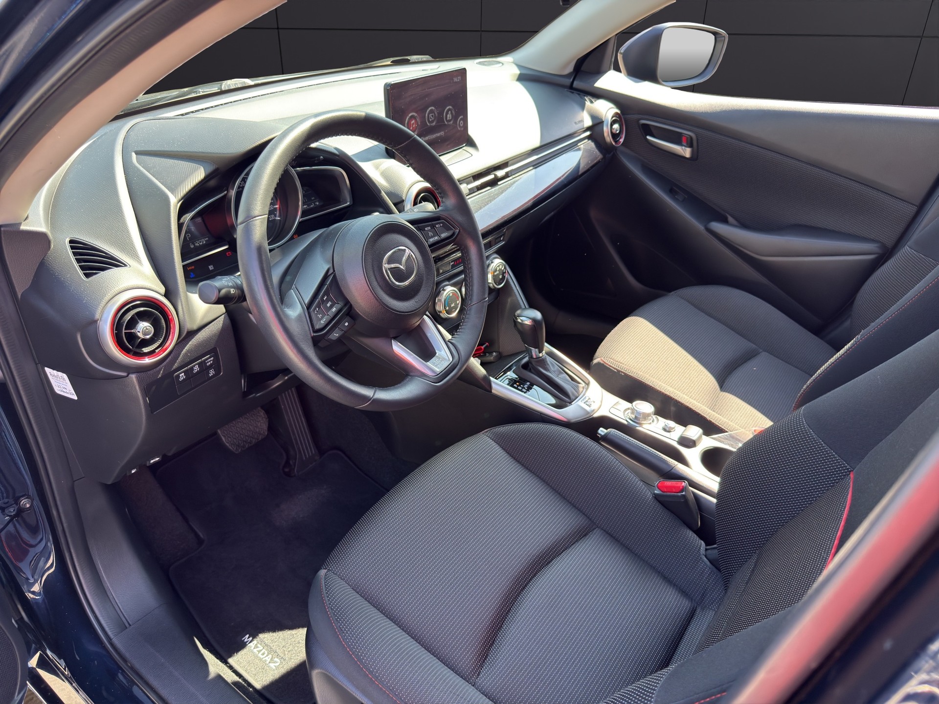 MAZDA 2 SKYACTIV-G 90 Homura Automat-image-12