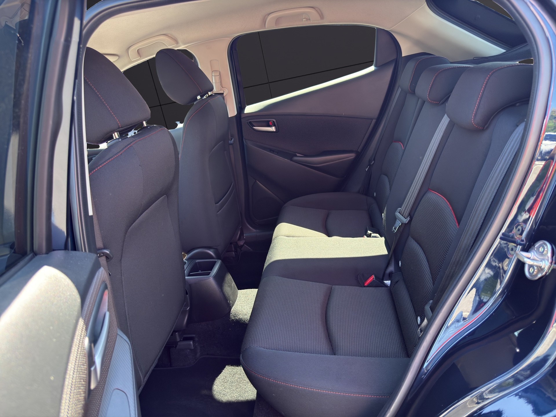 MAZDA 2 SKYACTIV-G 90 Homura Automat-image-14