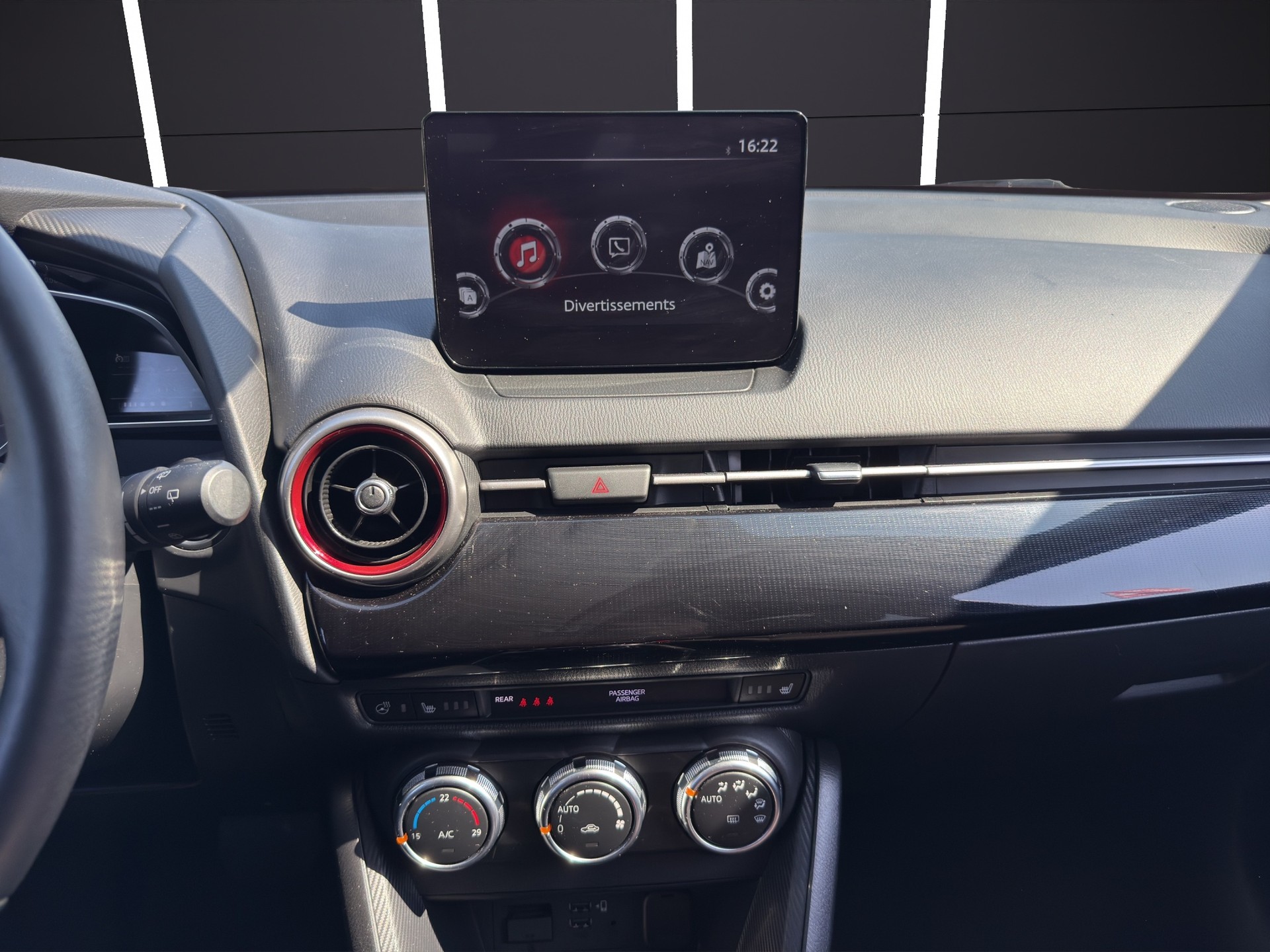 MAZDA 2 SKYACTIV-G 90 Homura Automat-image-10