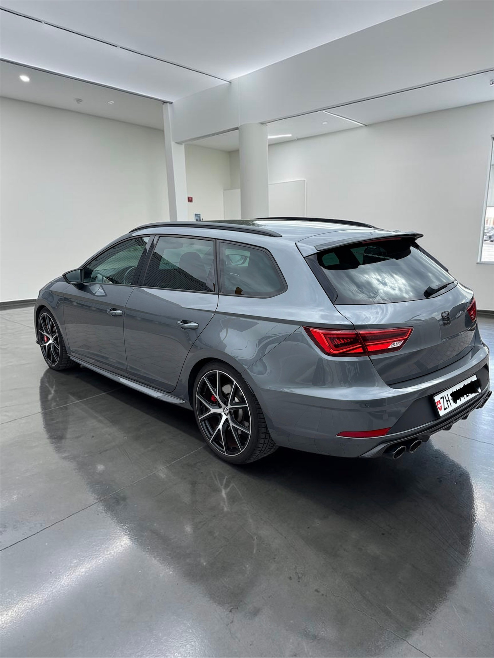 SEAT 2.0 TSI 370 Cupra 4Drive DSG frisch ab MFK, frisch ab Service-image-1