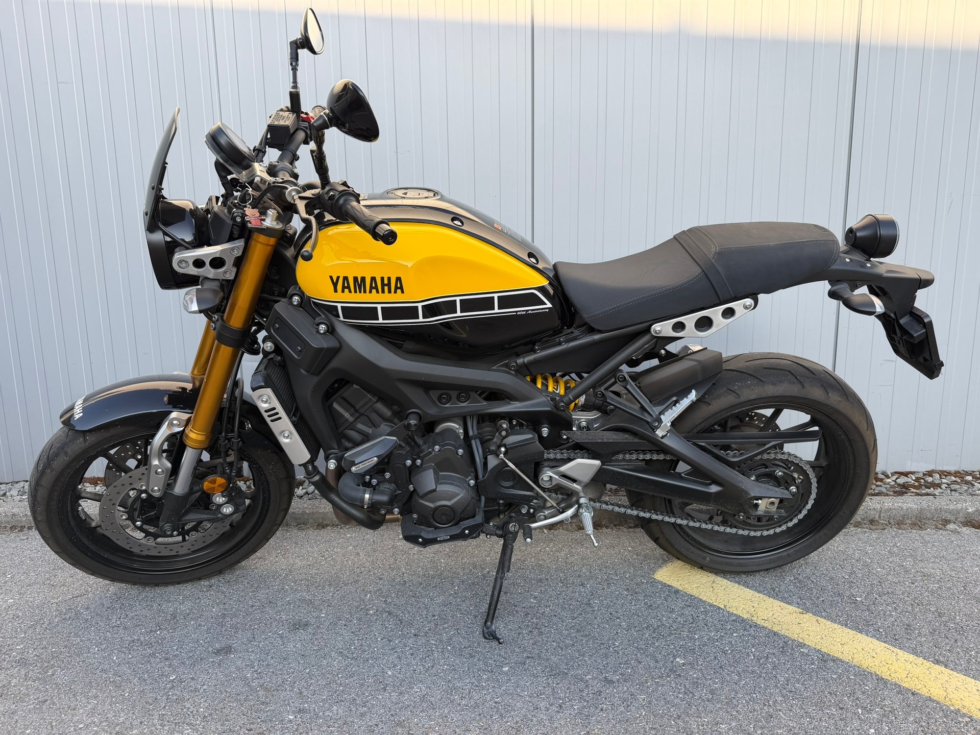 YAMAHA XSR 900 60 Anniversary-showroom-element-1