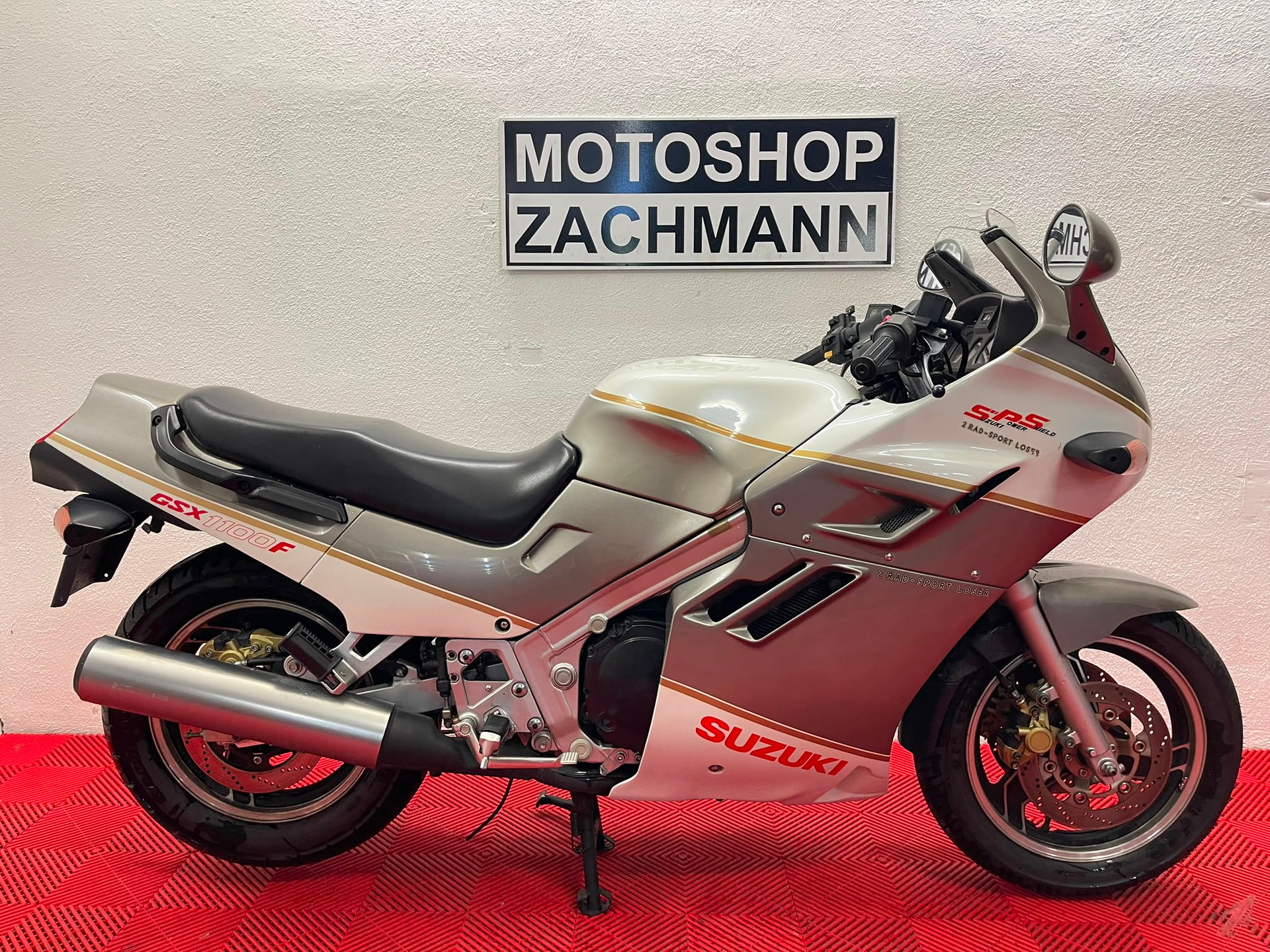SUZUKI GSX 1100 F J