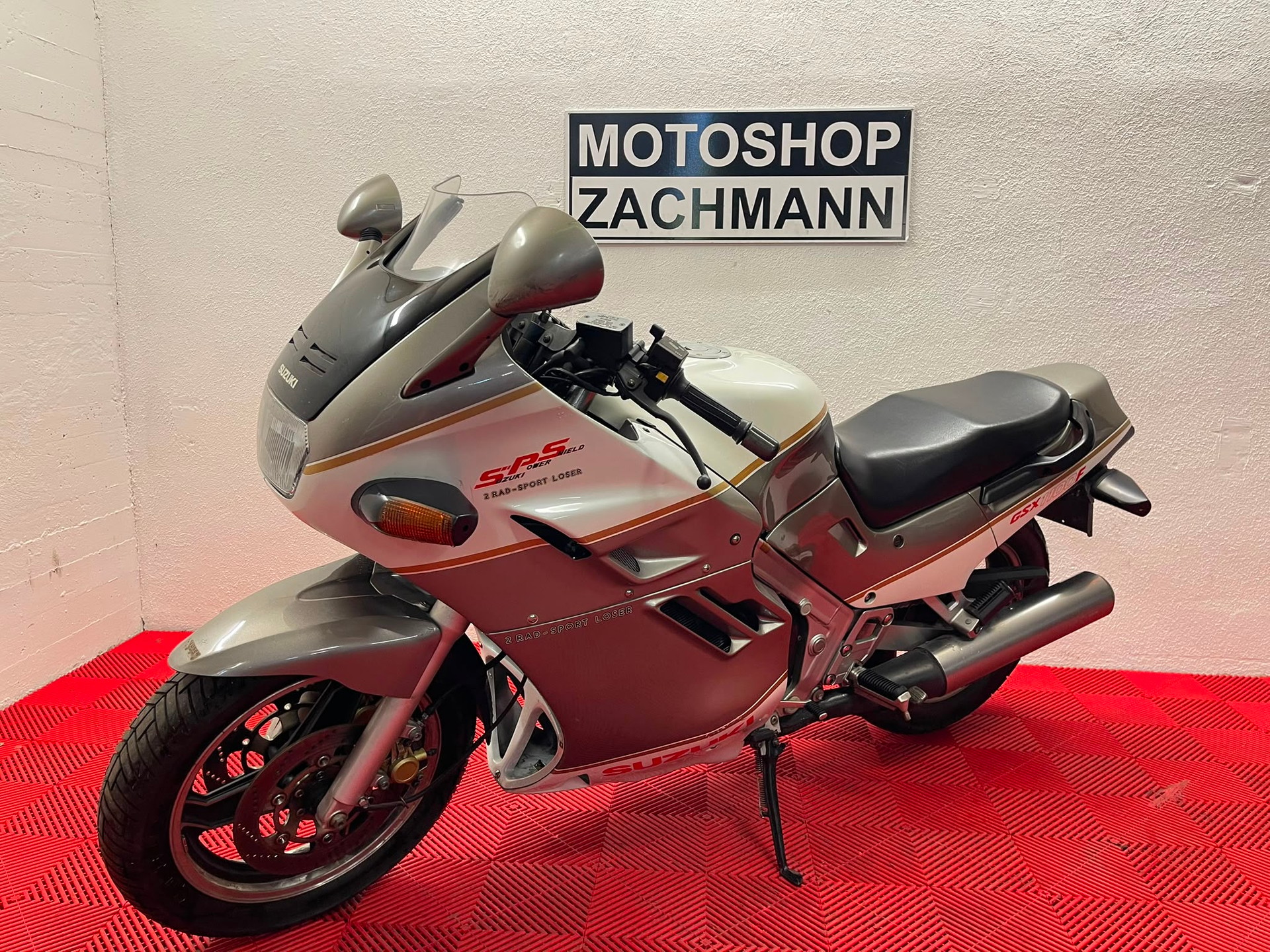 SUZUKI GSX 1100 F J-showroom-element-1