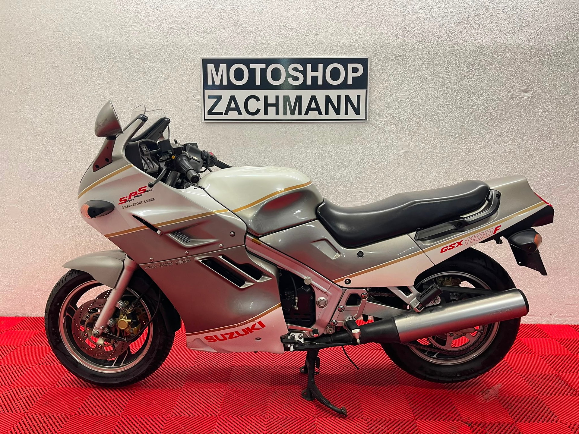 SUZUKI GSX 1100 F J-showroom-element-3