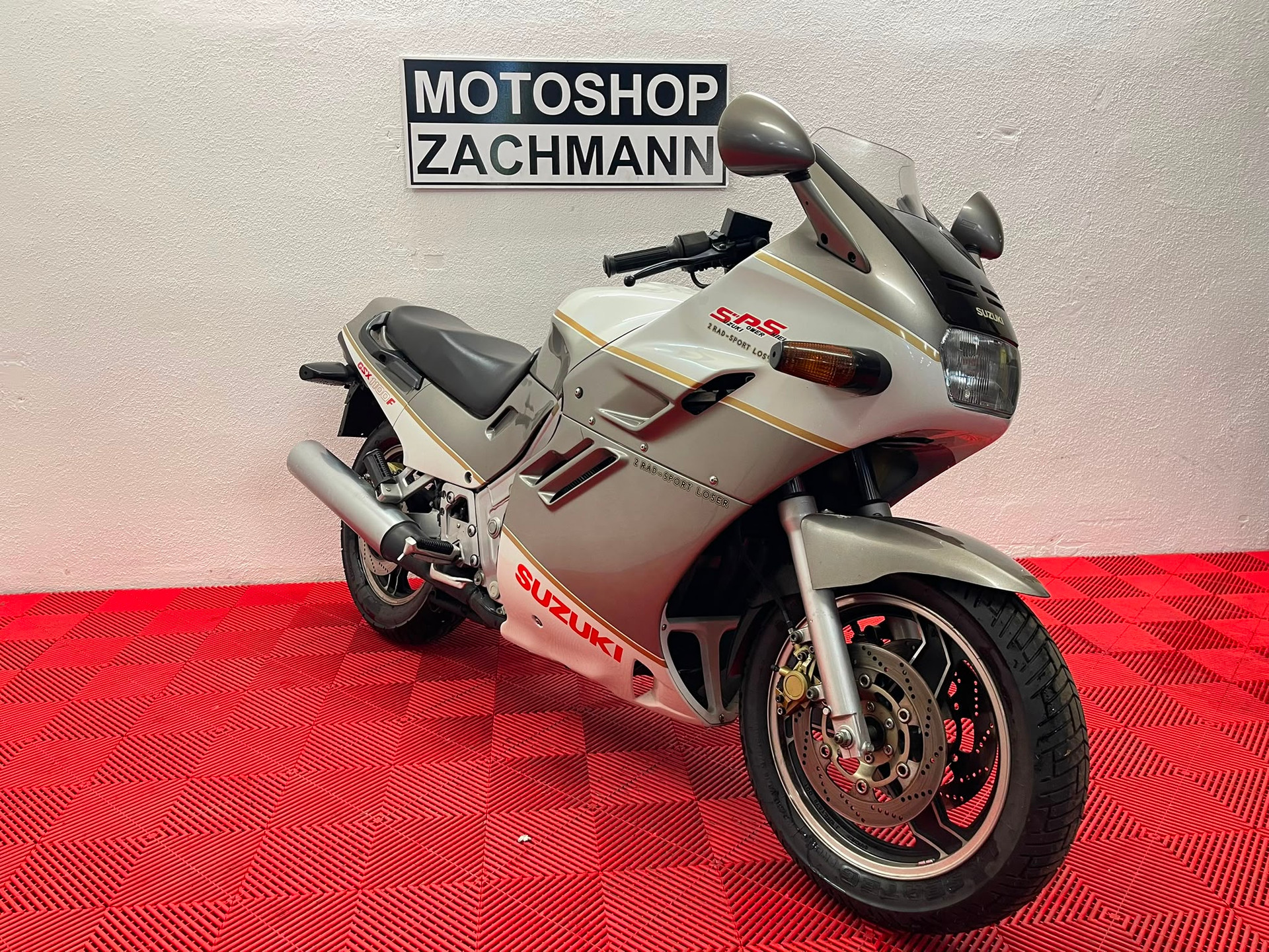 SUZUKI GSX 1100 F J-showroom-element-2