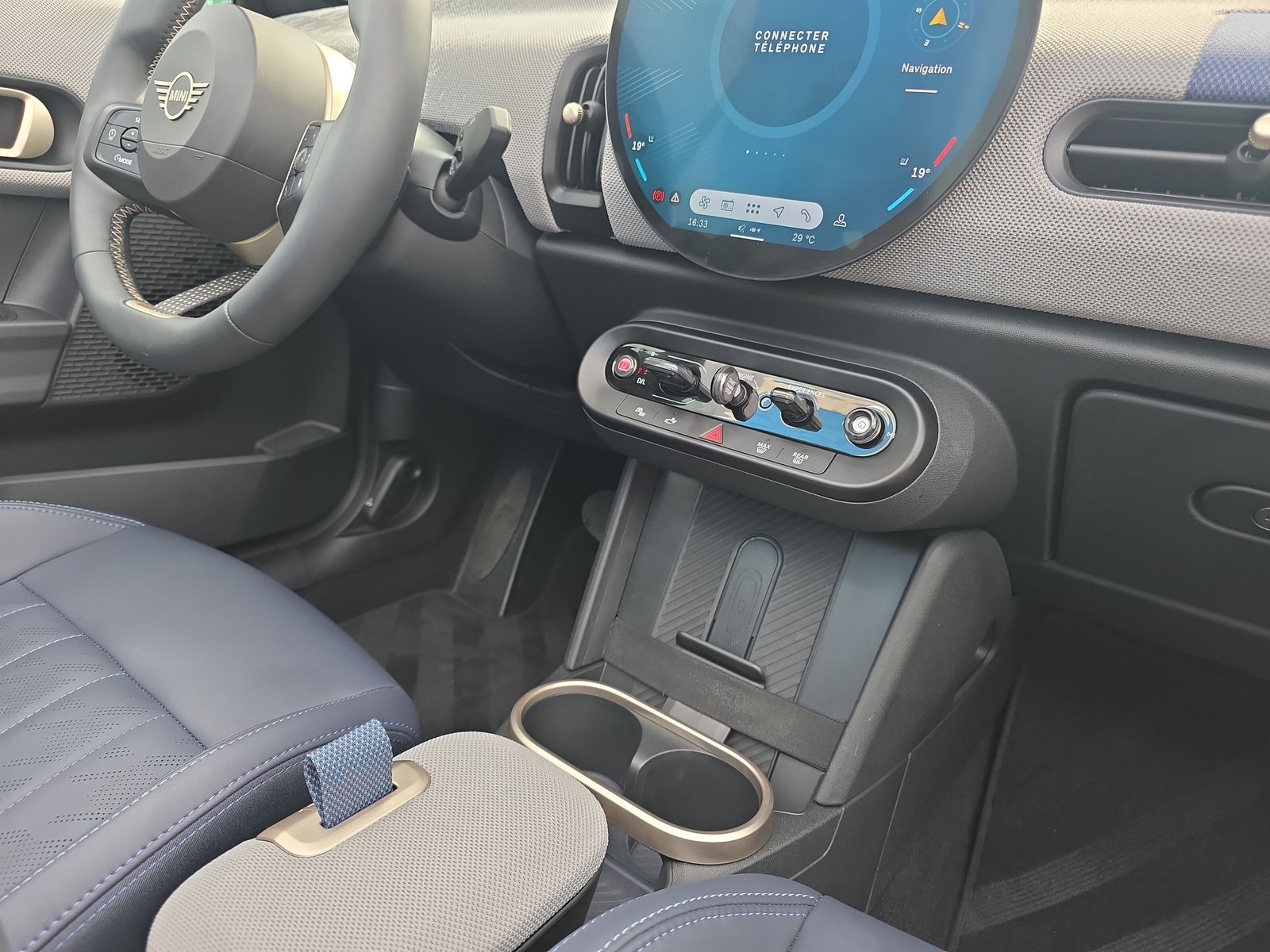 MINI Cooper S Cabrio F67 2.0i (CH)-image-14