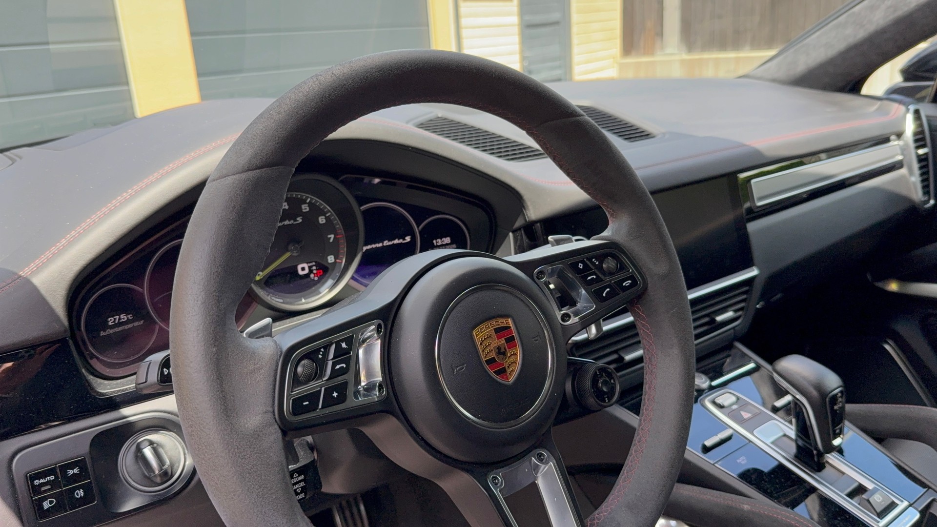 PORSCHE 4.0 V8 Turbo S E-Hybrid-image-2