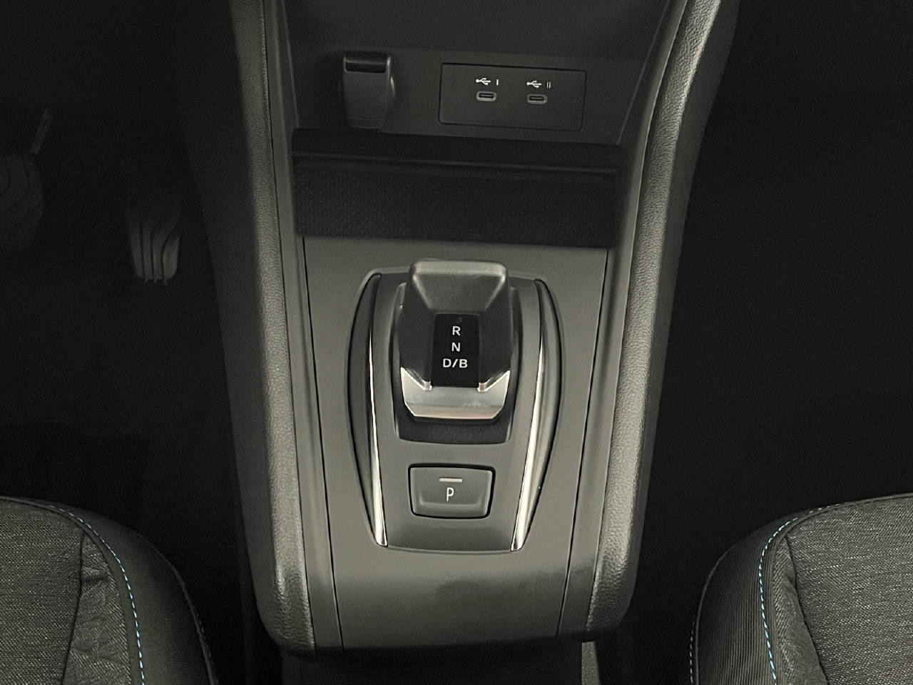 RENAULT Captur 1.8 E-Tech evolution-image-13