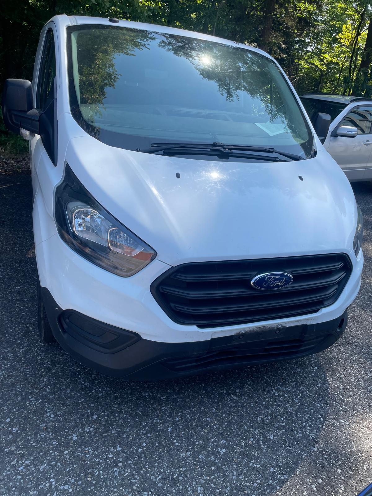 FORD Transit Custom Van 300 L1H1 Limited