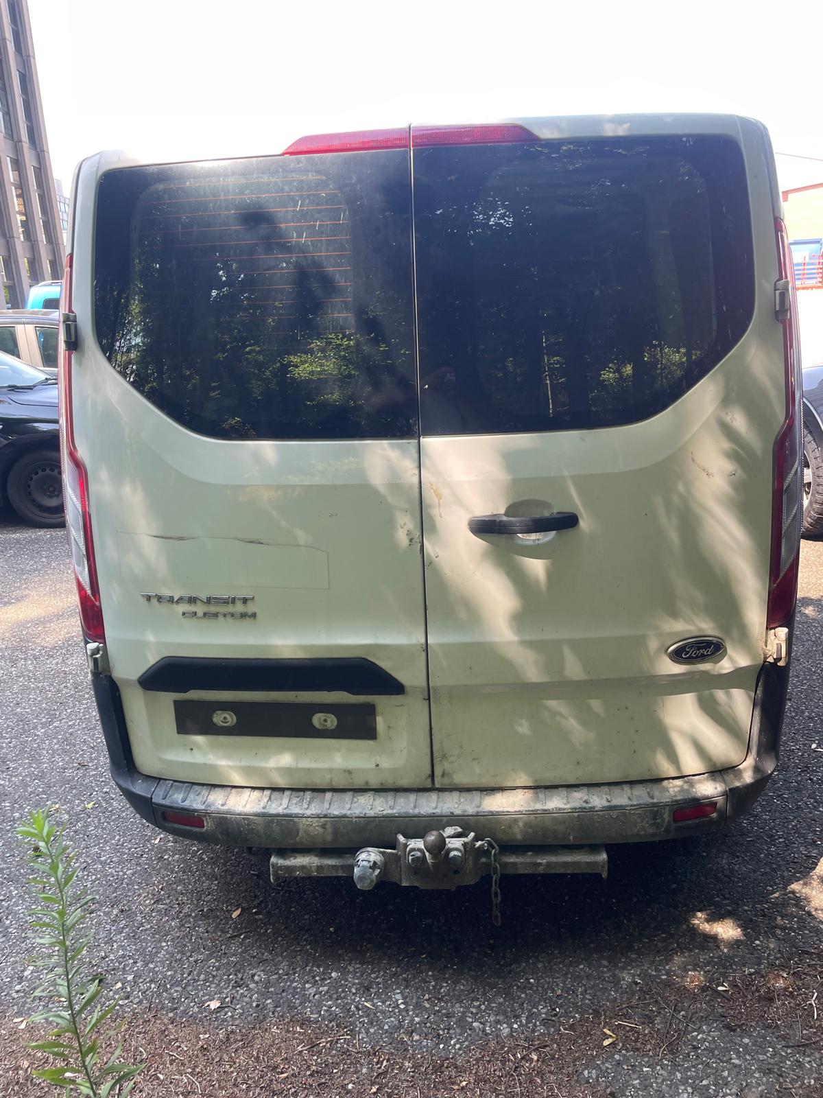 FORD Transit Custom Van 300 L1H1 Limited-image-13