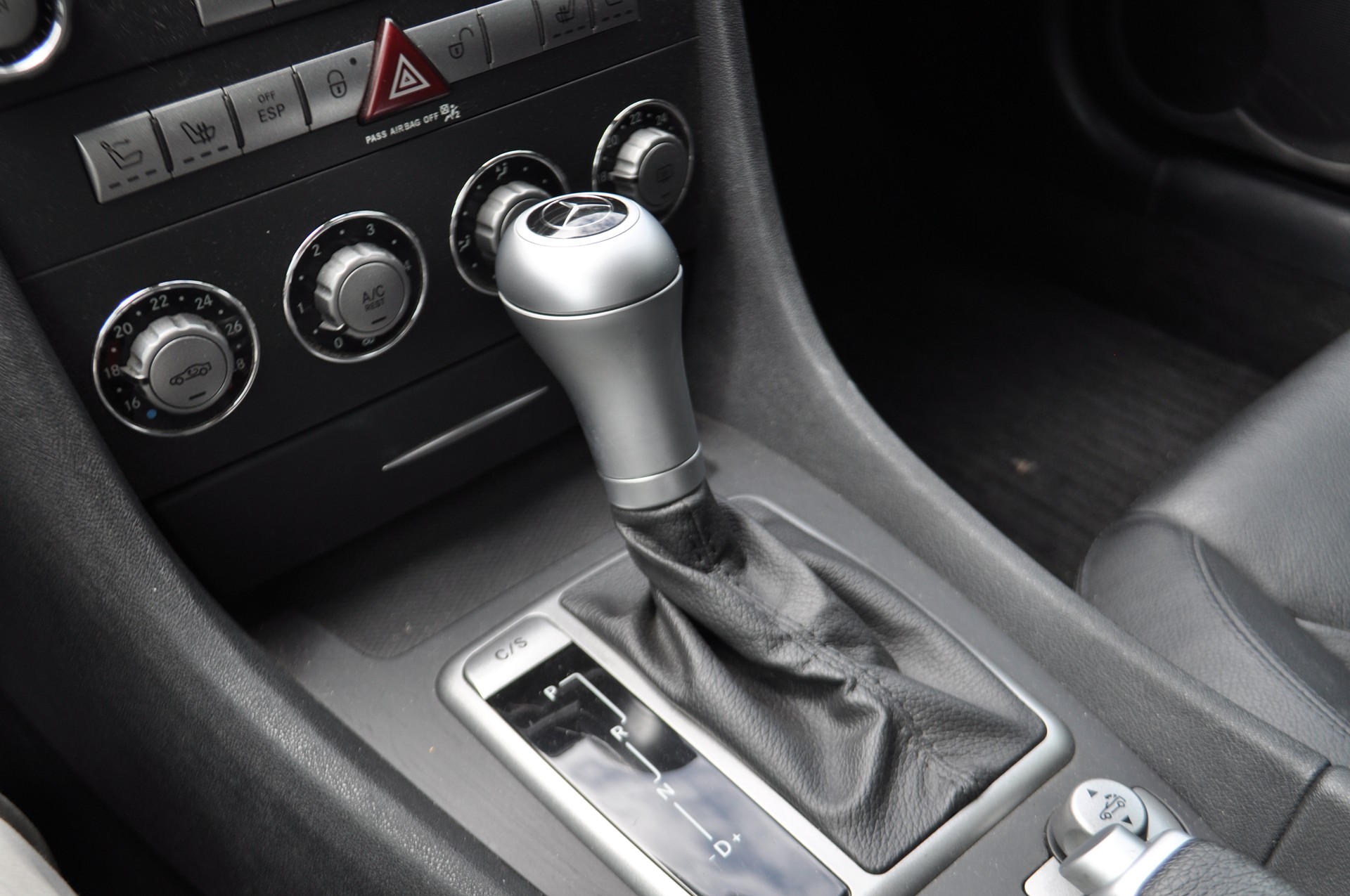 MERCEDES-BENZ SLK 350-image-13