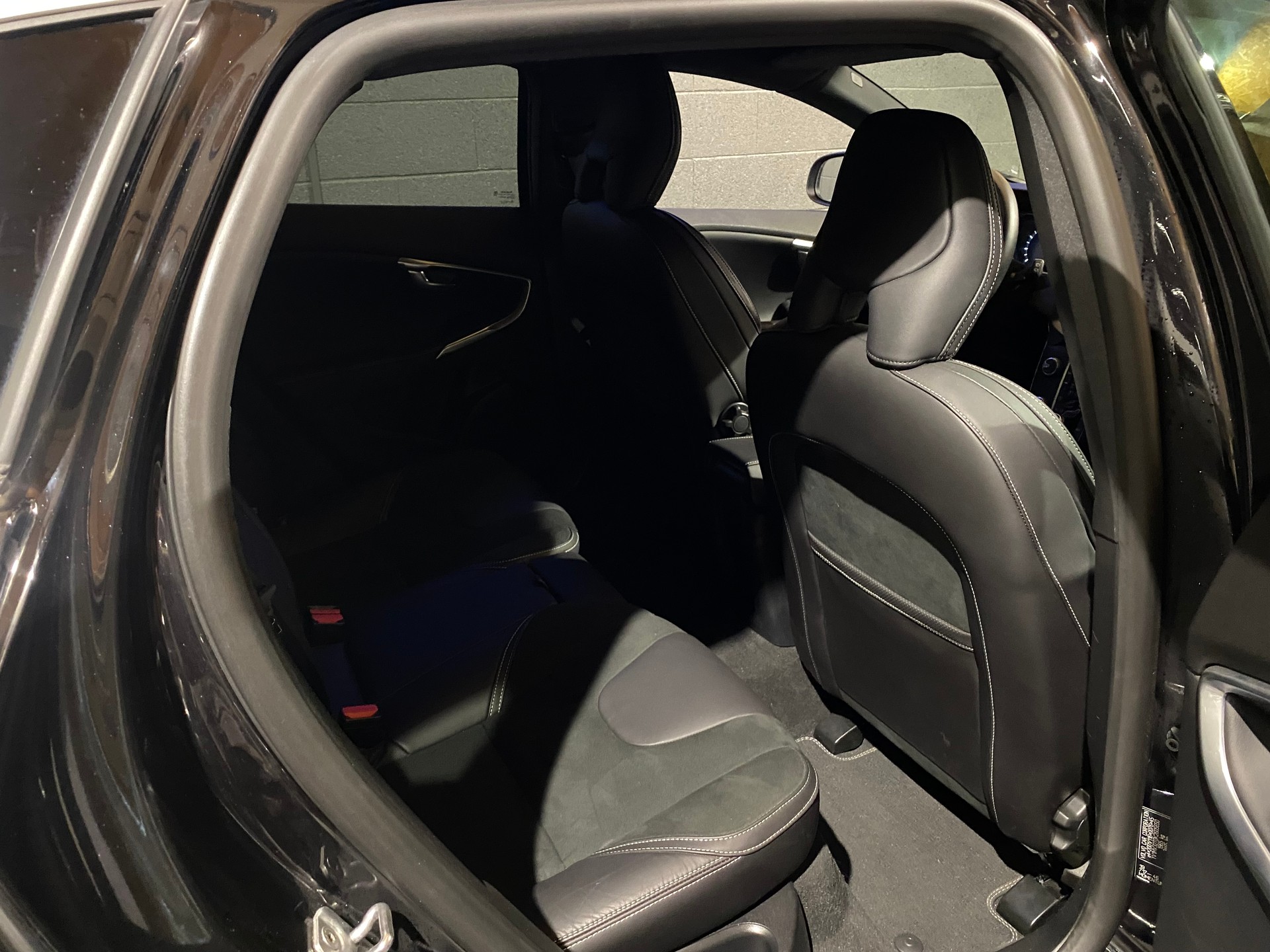 VOLVO V40 T3 R-Design-image-20