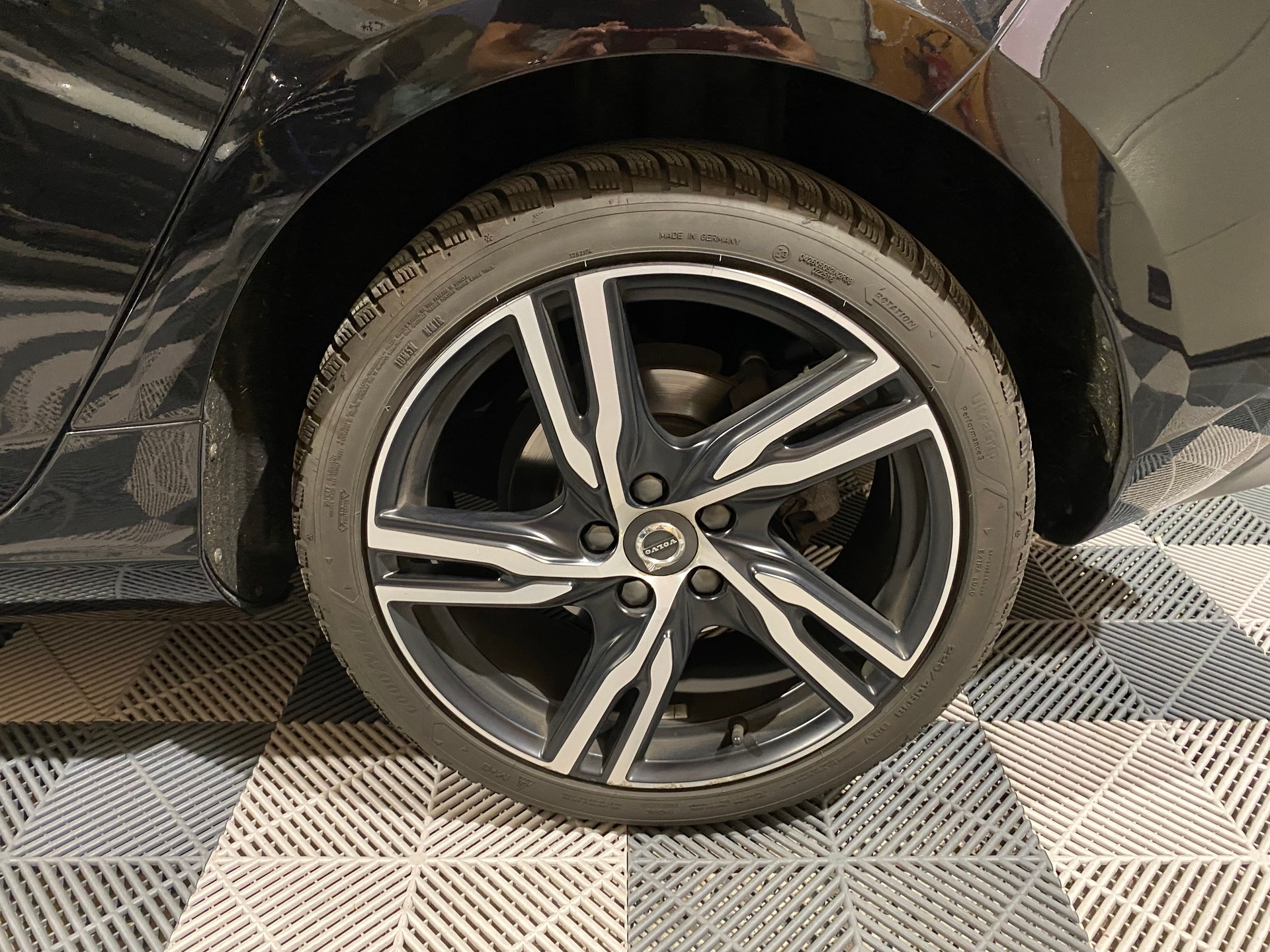 VOLVO V40 T3 R-Design-image-26