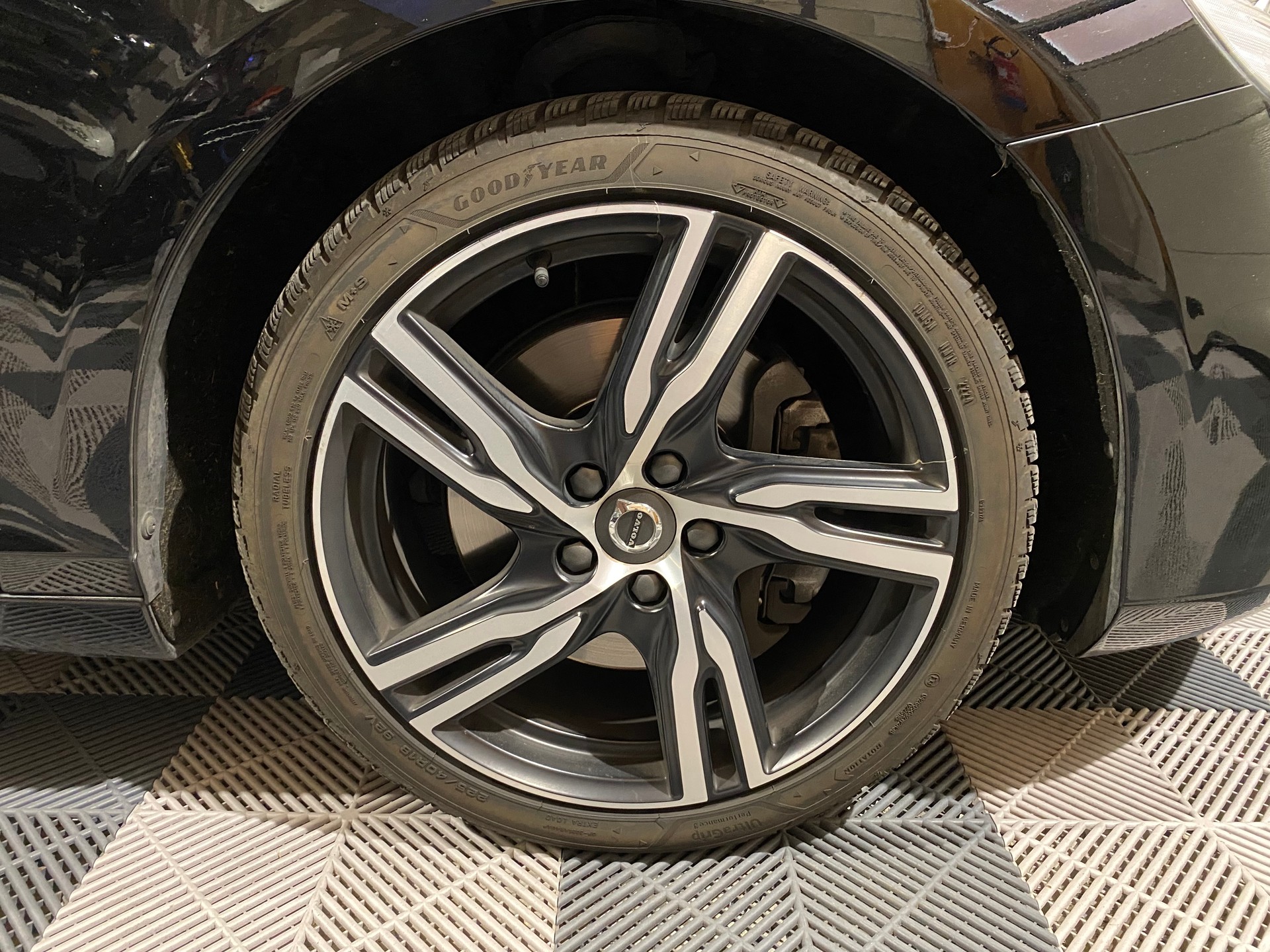 VOLVO V40 T3 R-Design-image-5