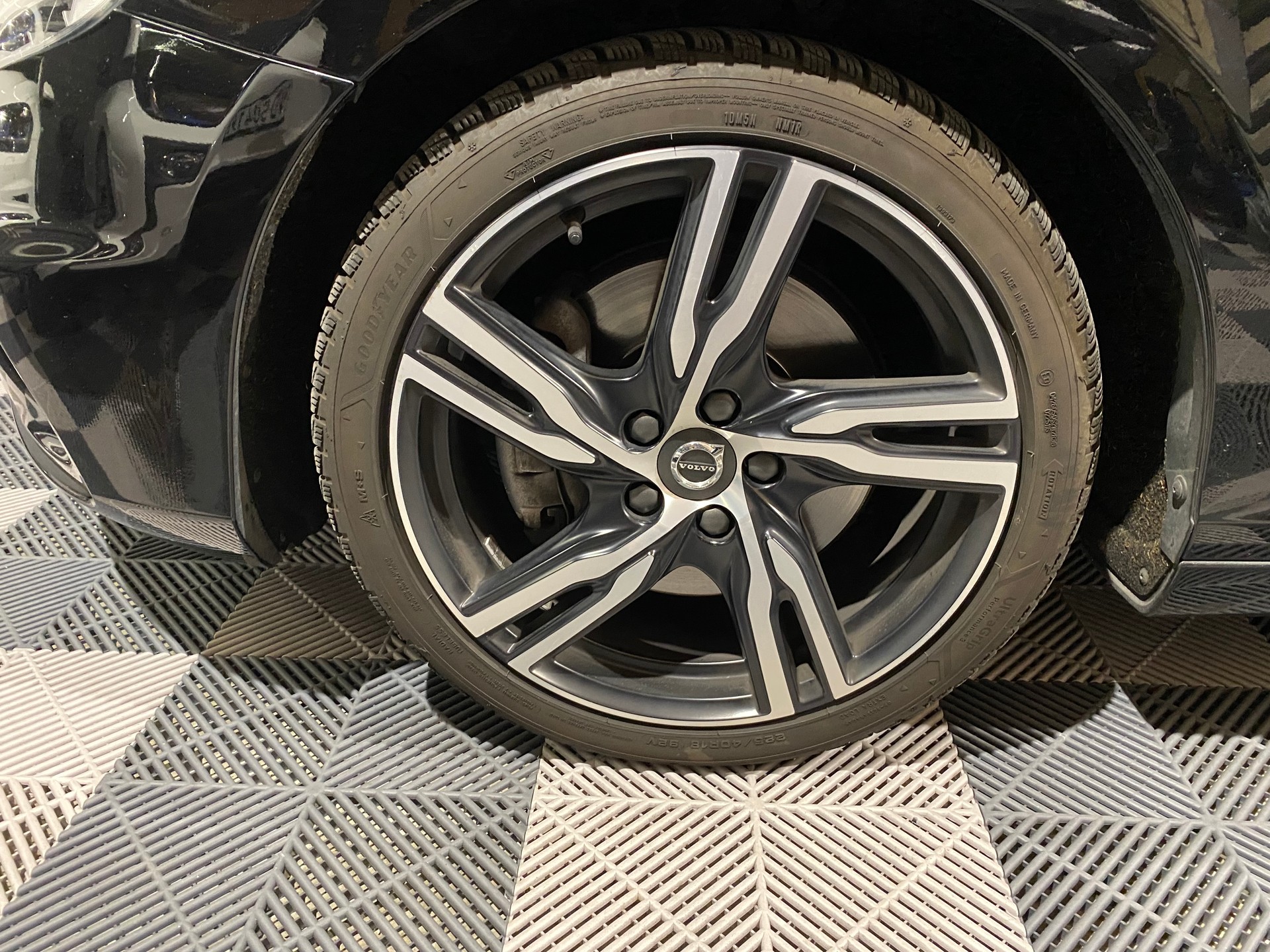 VOLVO V40 T3 R-Design-image-27