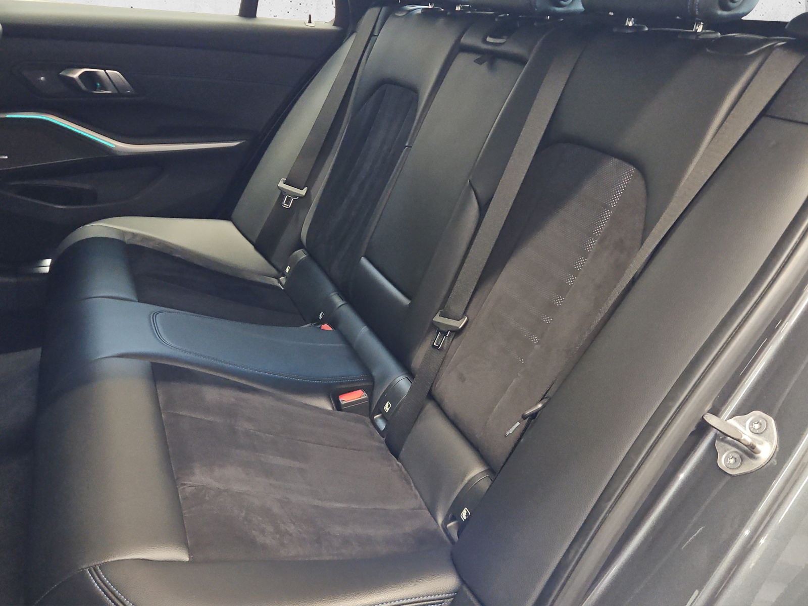 BMW M340i xDrive Touring-image-10