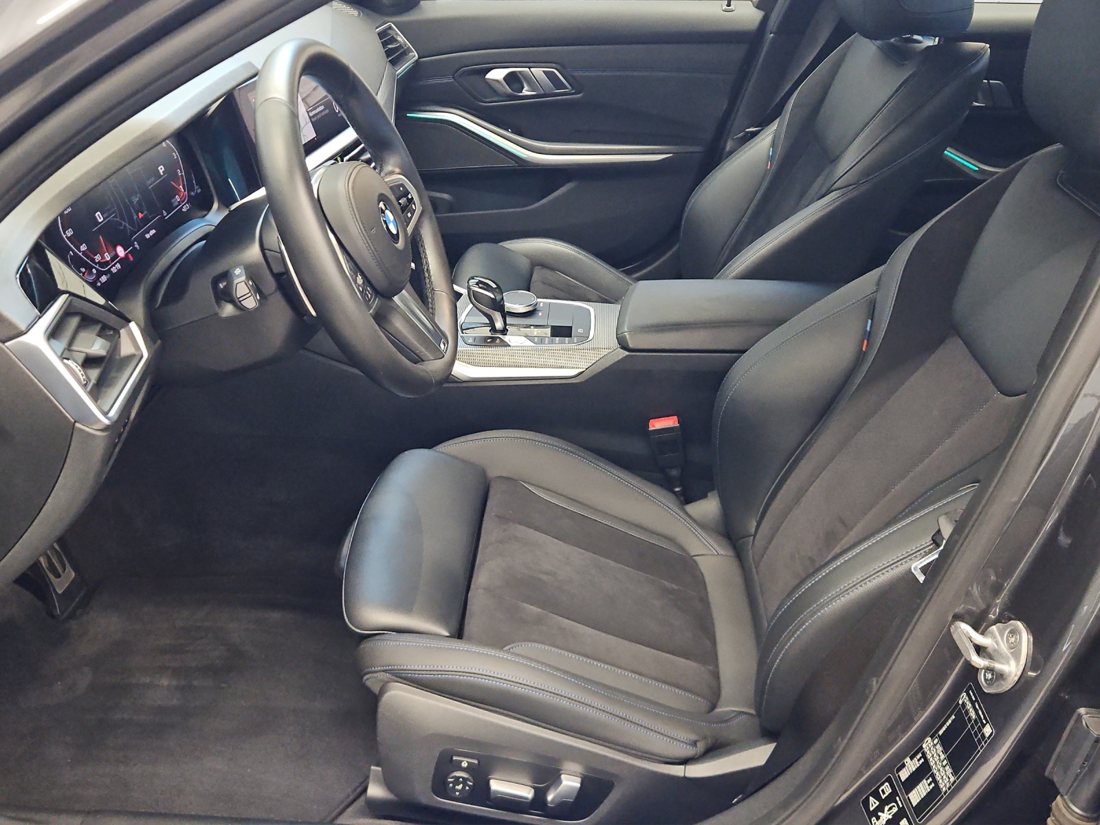 BMW M340i xDrive Touring-image-9