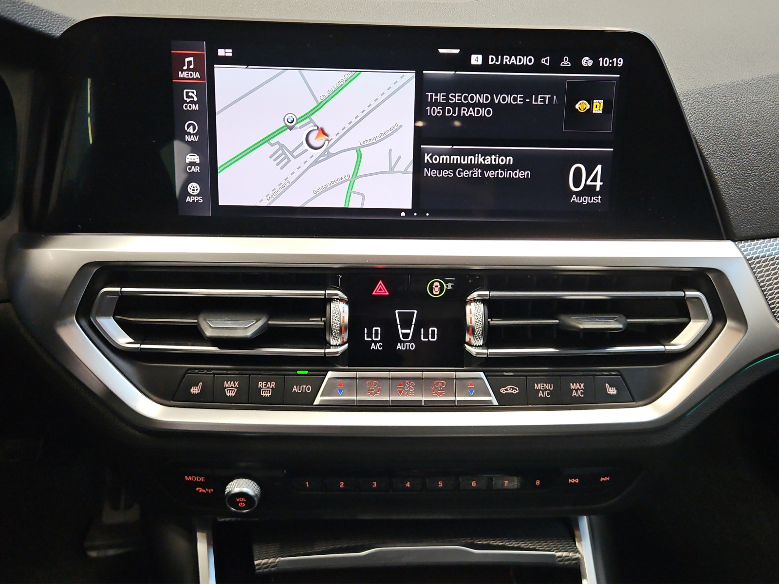 BMW M340i xDrive Touring-image-12